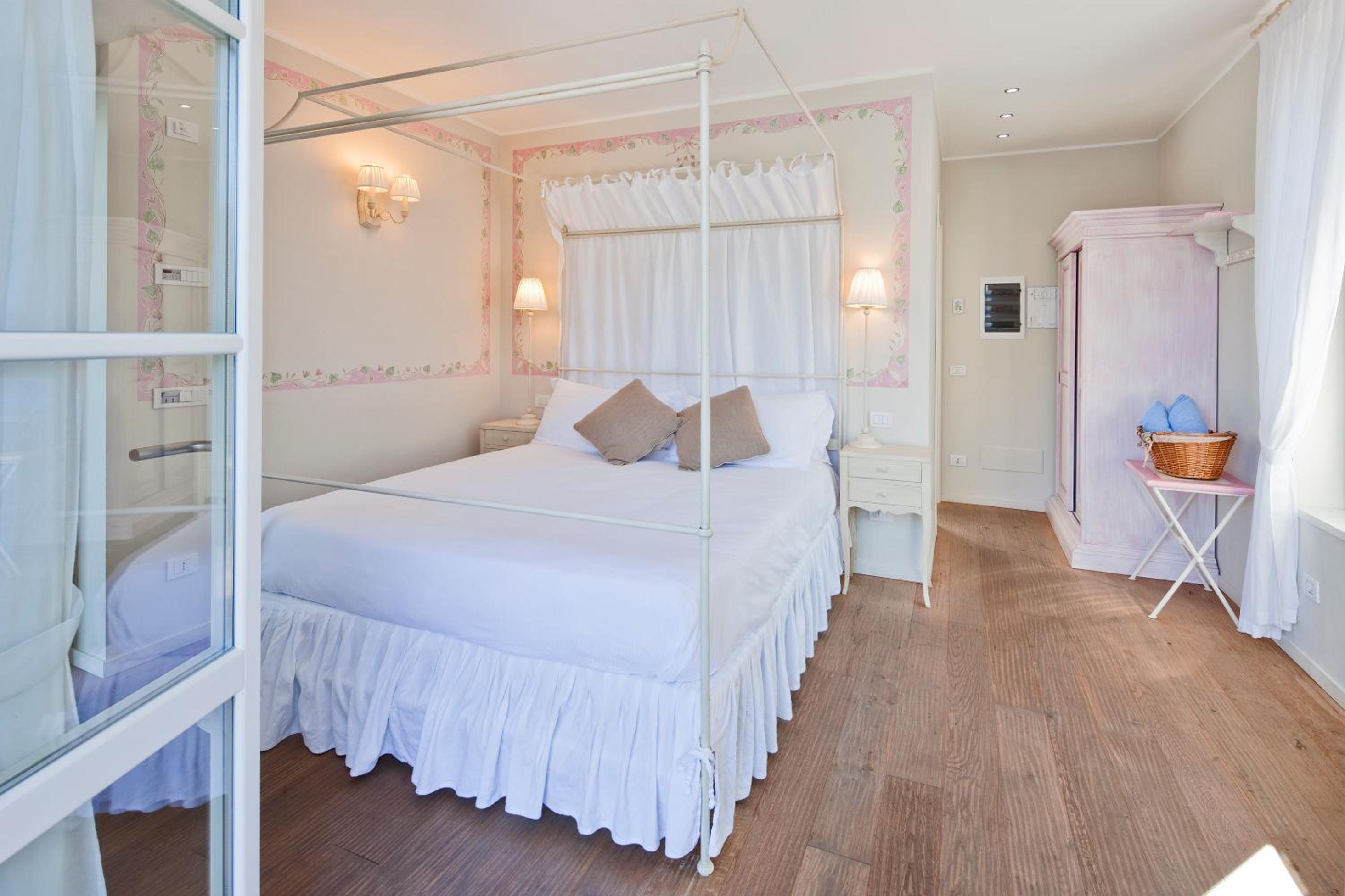 Superior Double or Twin Room with Lake View - Photo 5