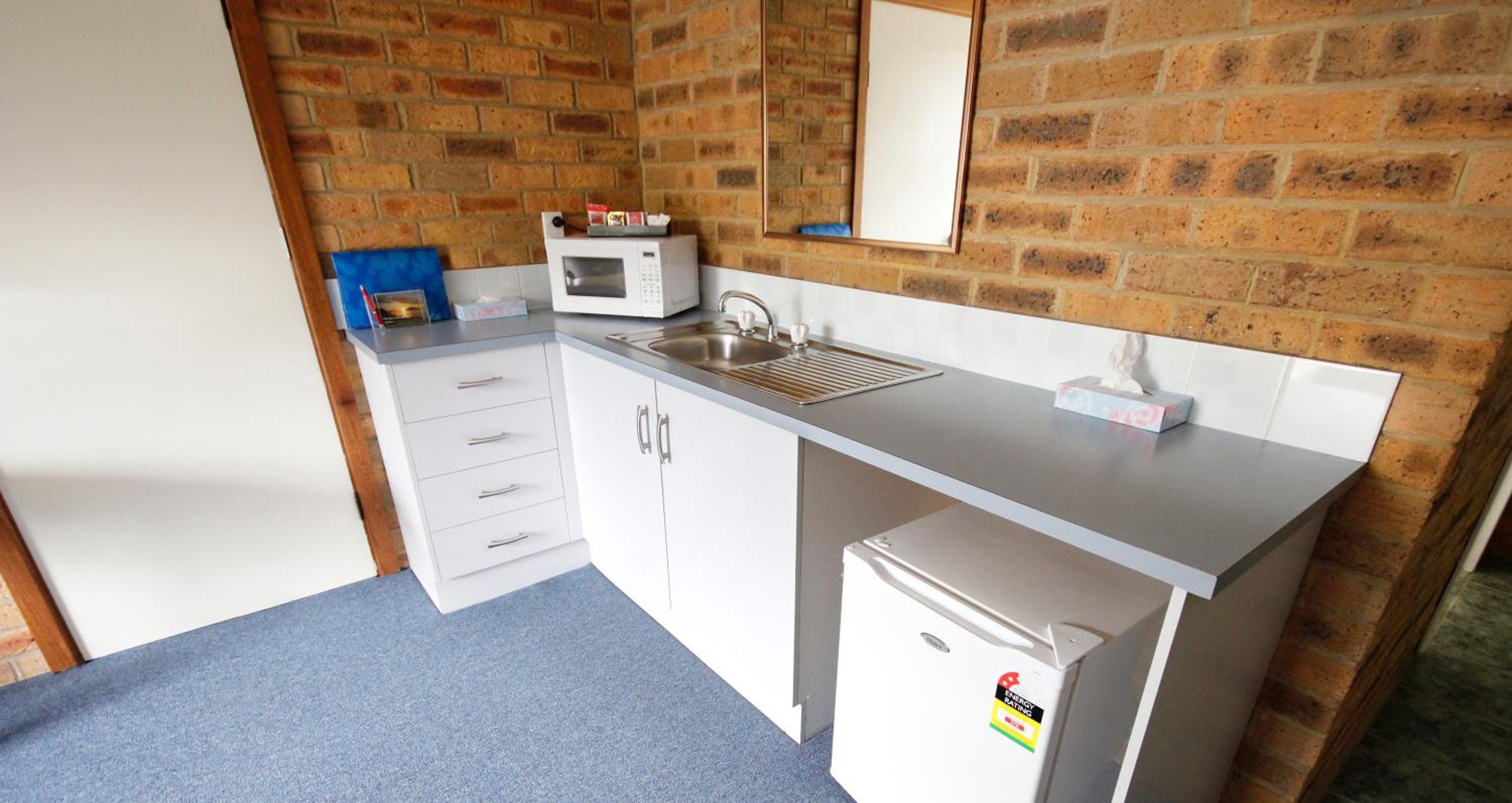 Queen Poolview Room photo 2