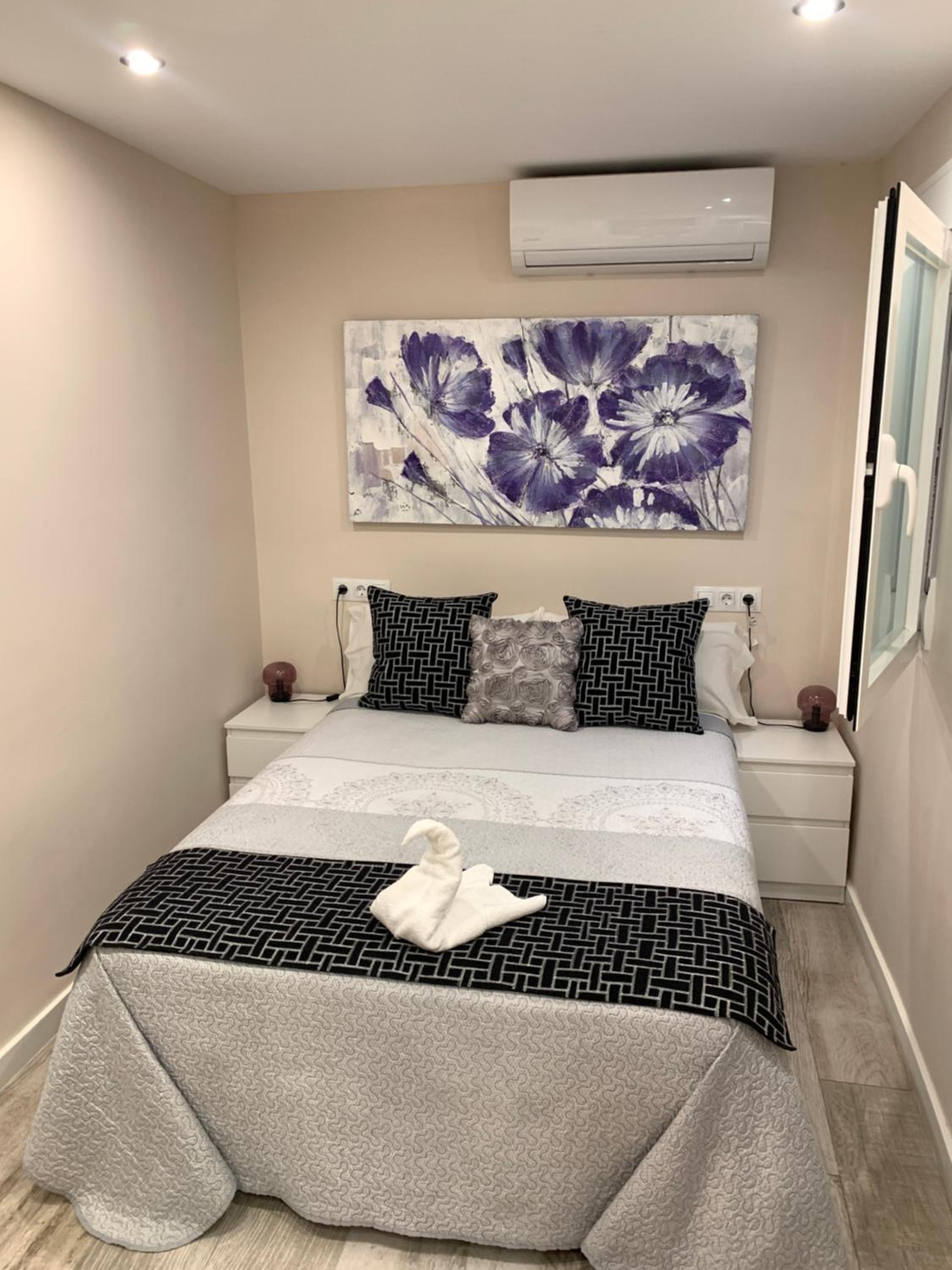 One-Bedroom Apartment - Photo 10