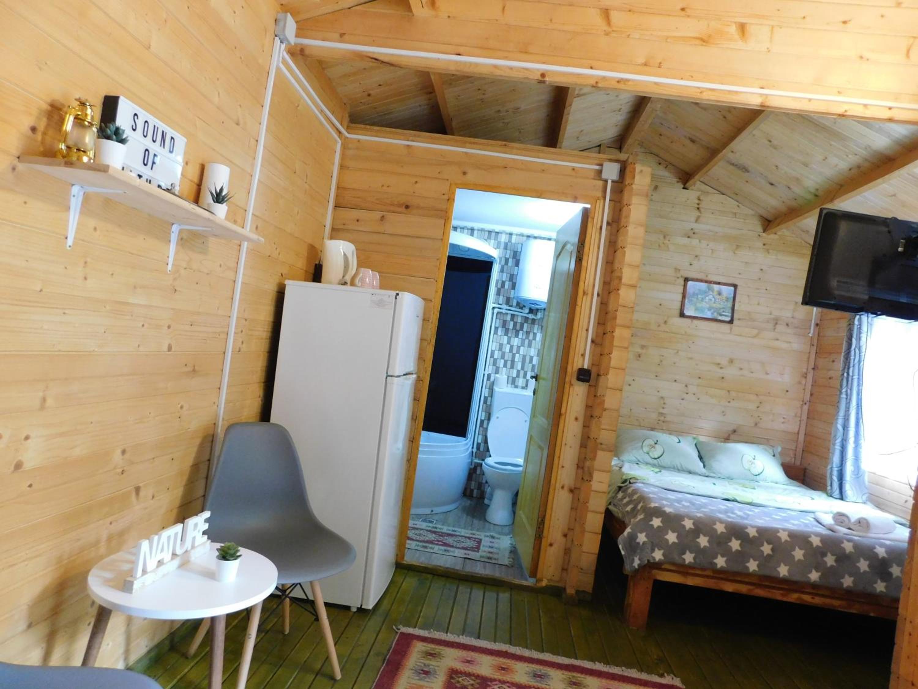 One-Bedroom House - Photo 3
