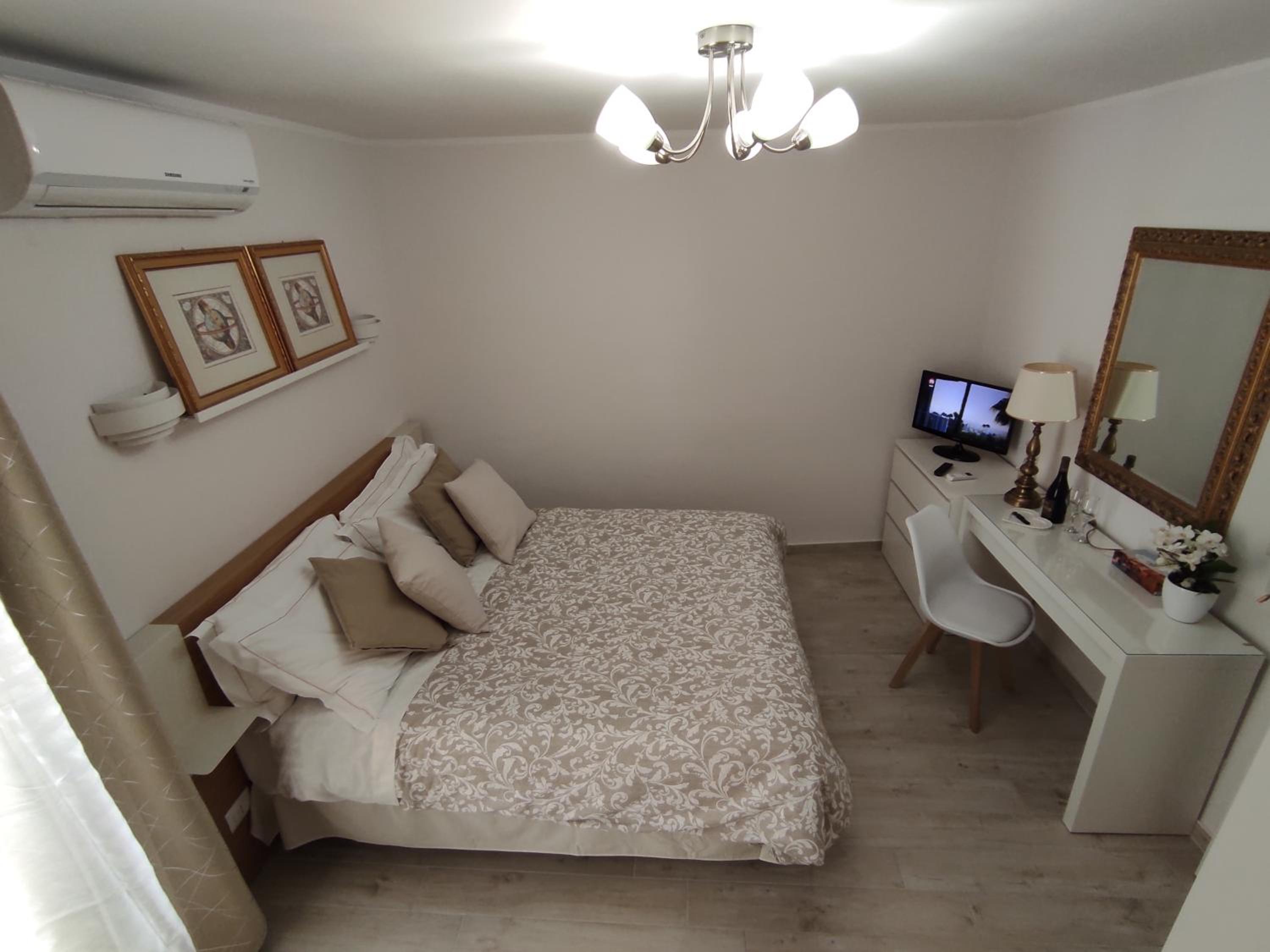 One-Bedroom Apartment - Photo 30