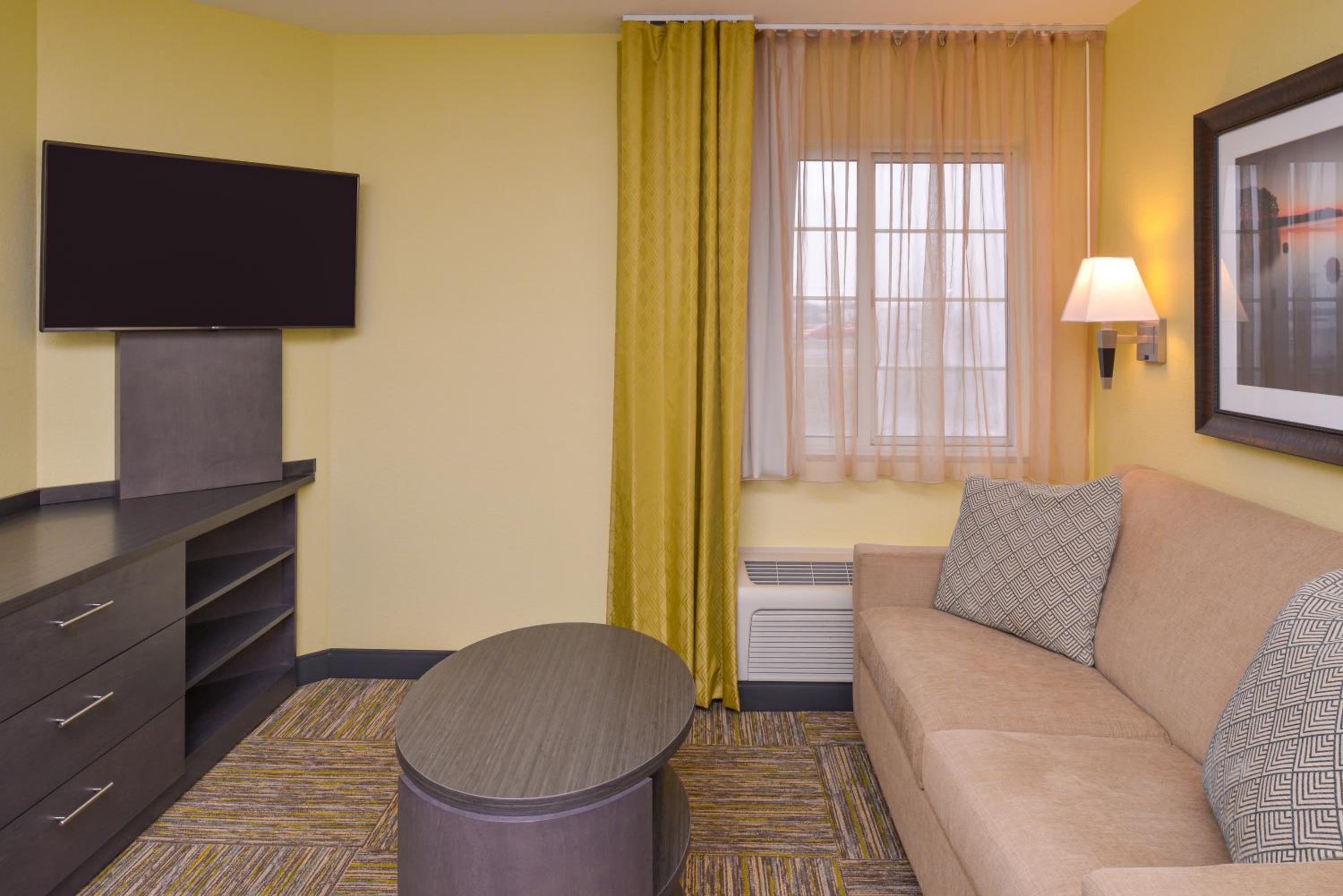 One-Bedroom Queen Suite - Photo 1