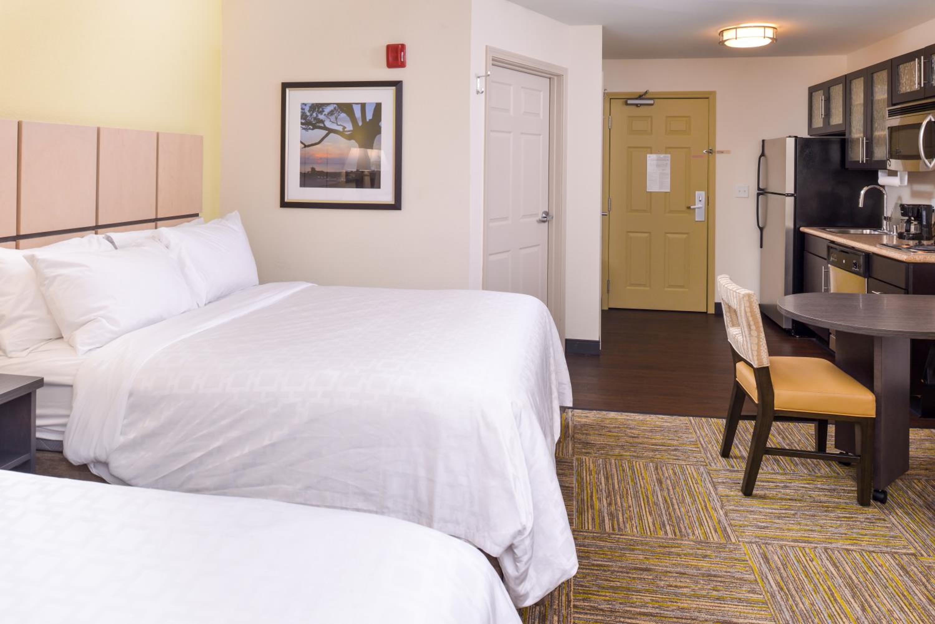 Studio Suite with Two Queen Beds and Communications Accessible Tub - Photo 5