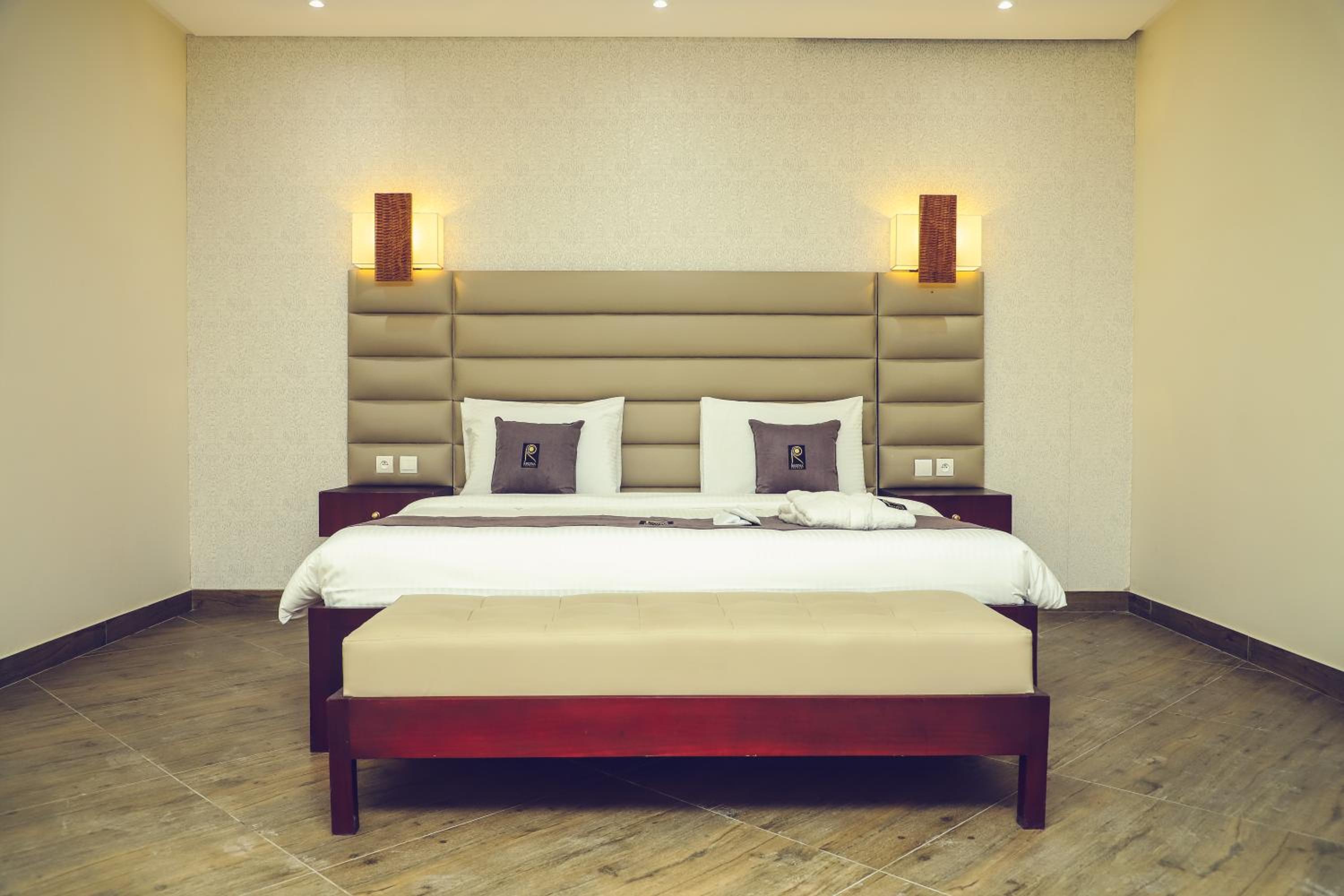 Deluxe Suite photo 3