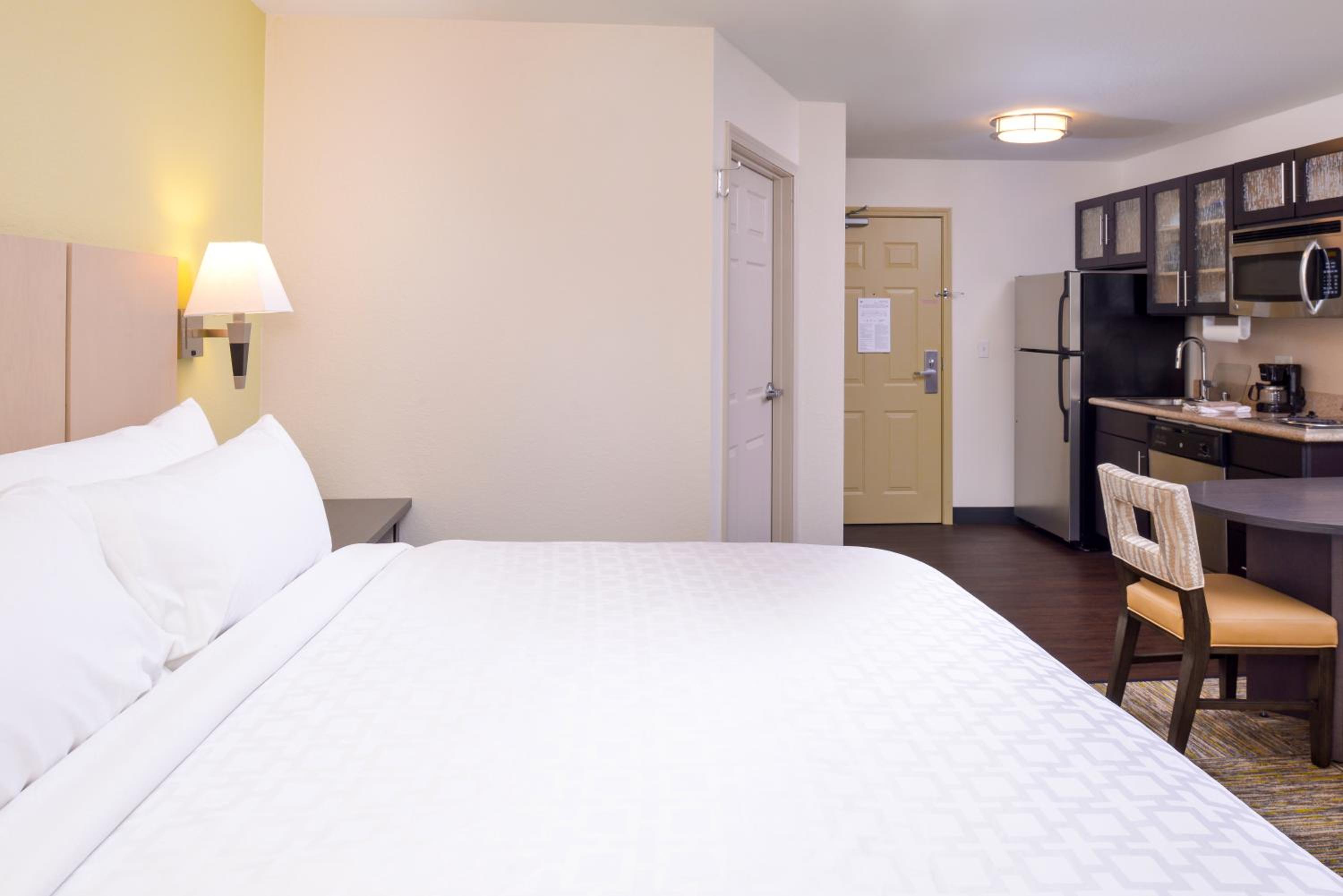 King Studio Suite - Photo 6