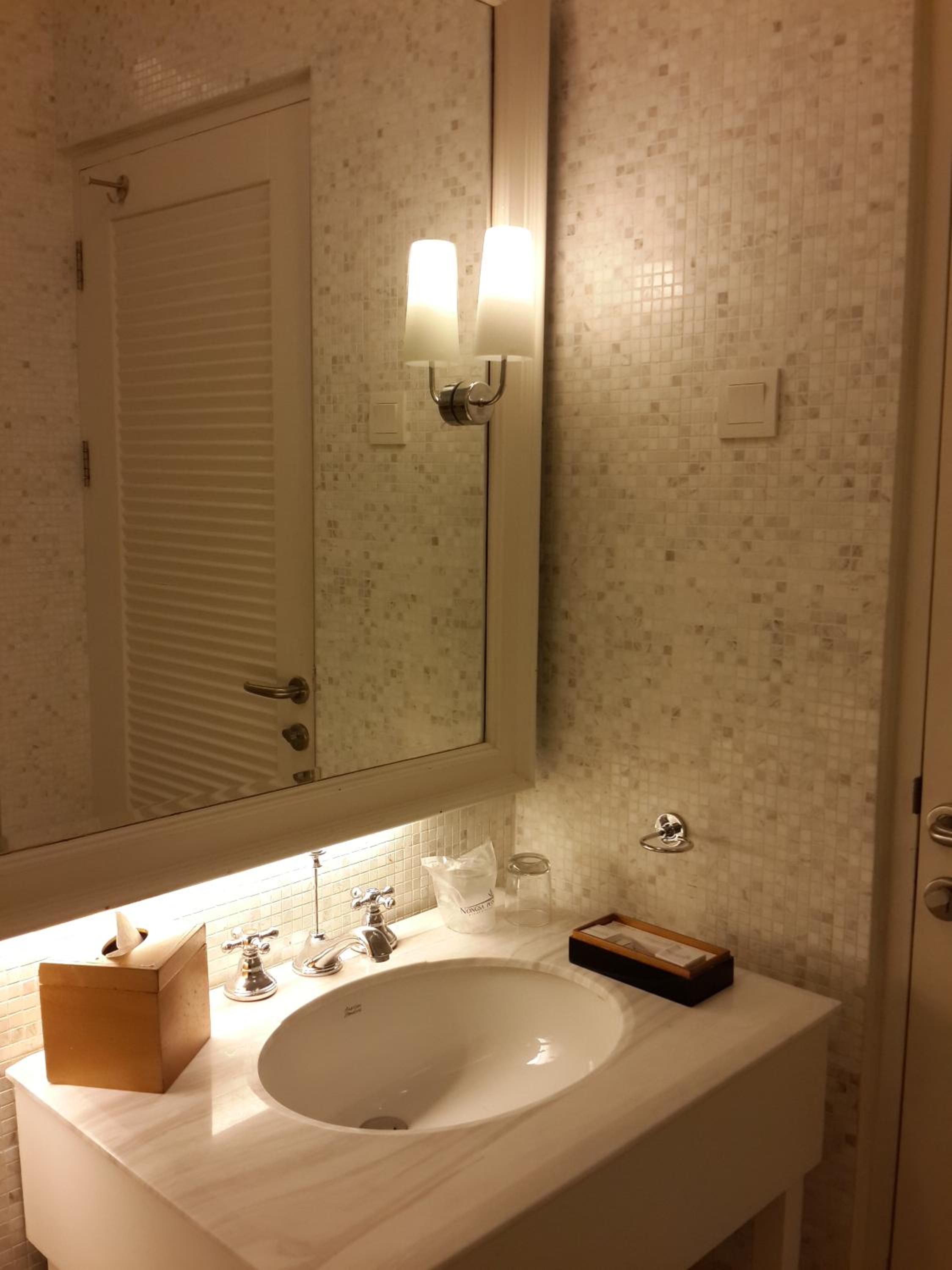 Deluxe Room with Sea View - Photo 11