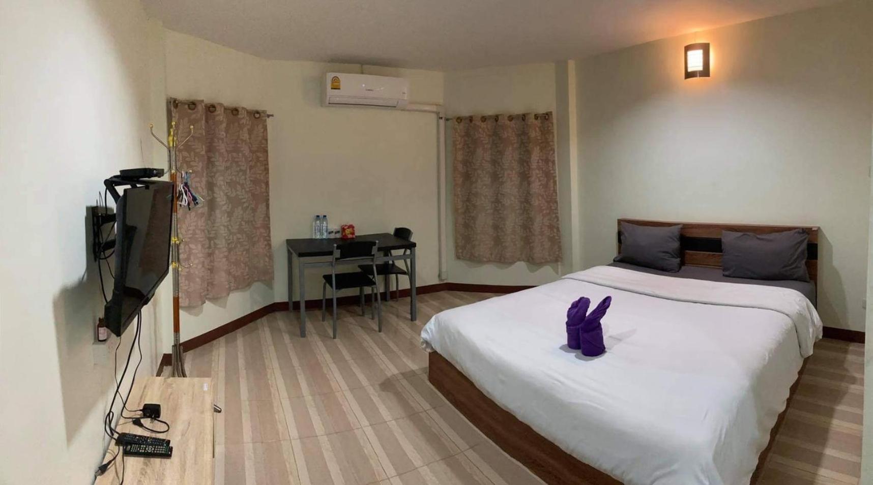 Economy Double Room - Photo 23