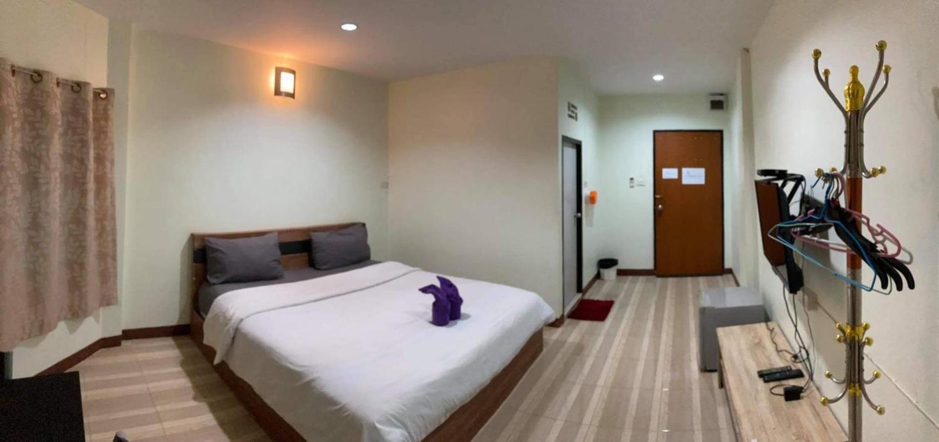 Economy Double Room - Photo 26