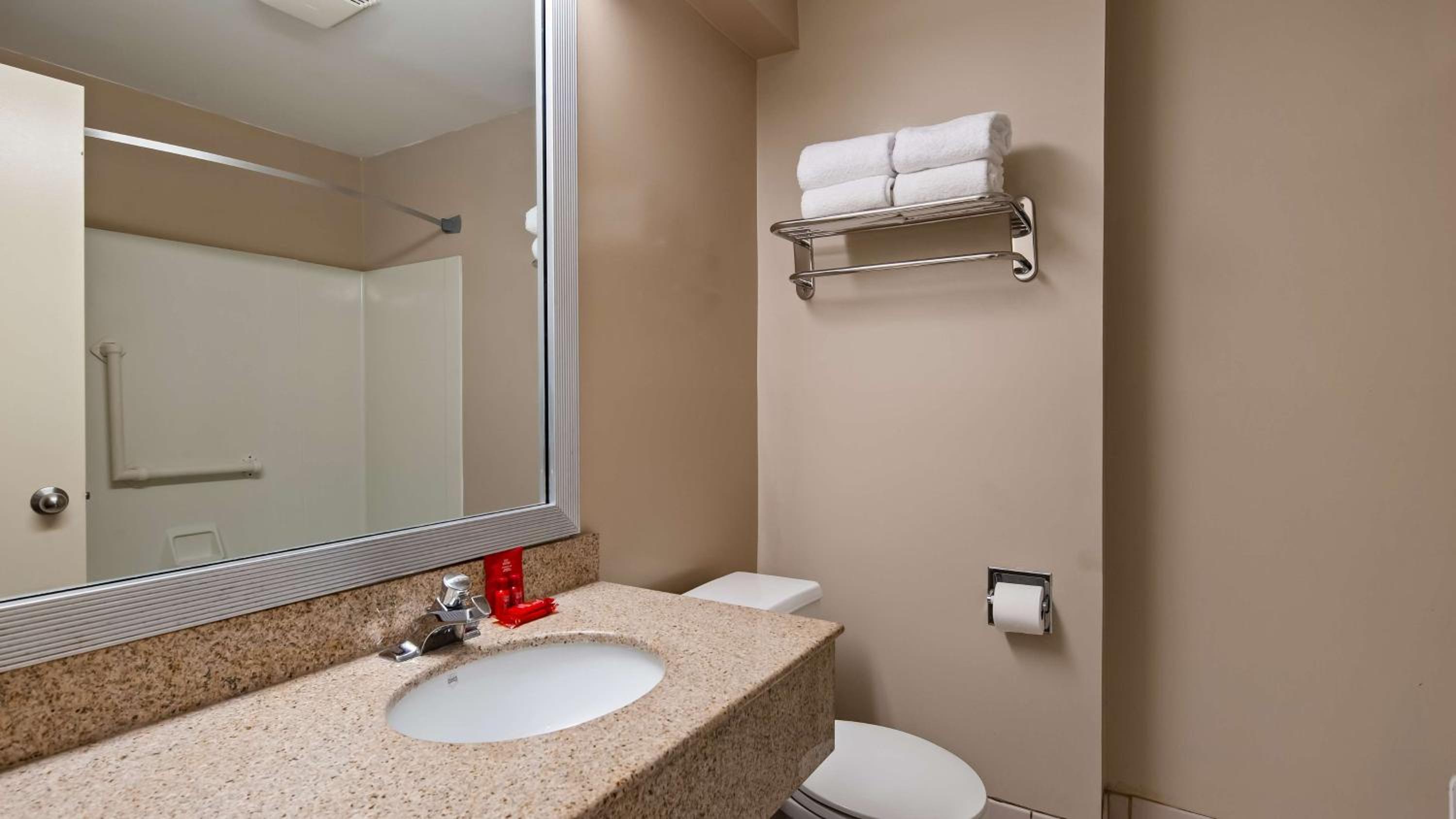 King Room - Non-Smoking - Photo 9