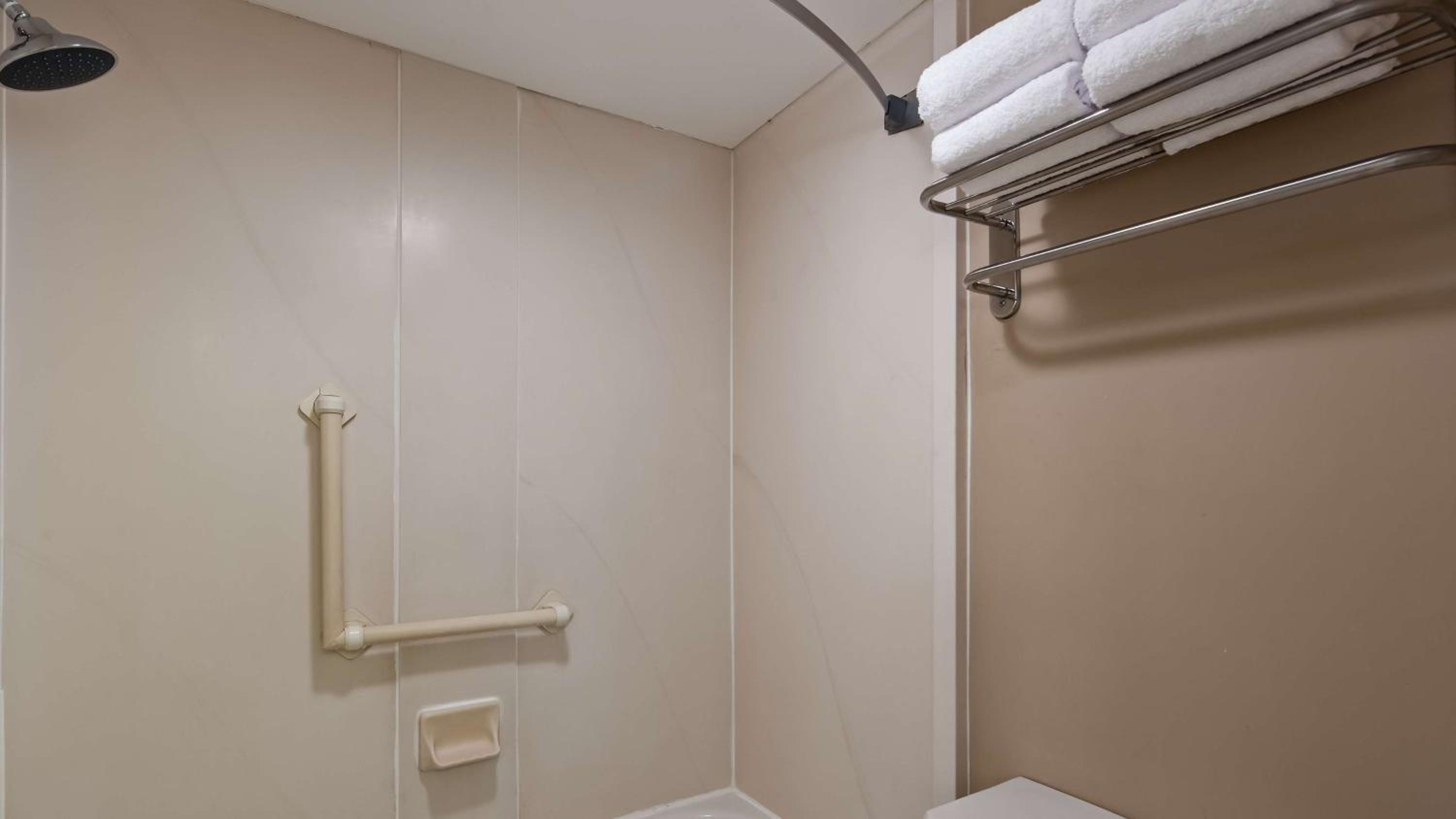 King Room - Non-Smoking - Photo 7