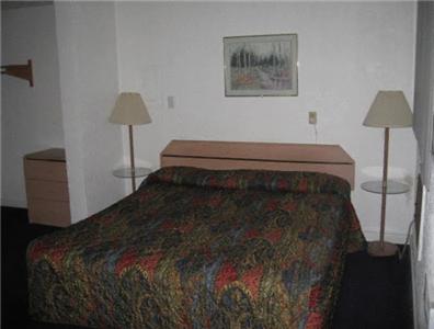 Queen Suite with Two Queen Beds photo 1