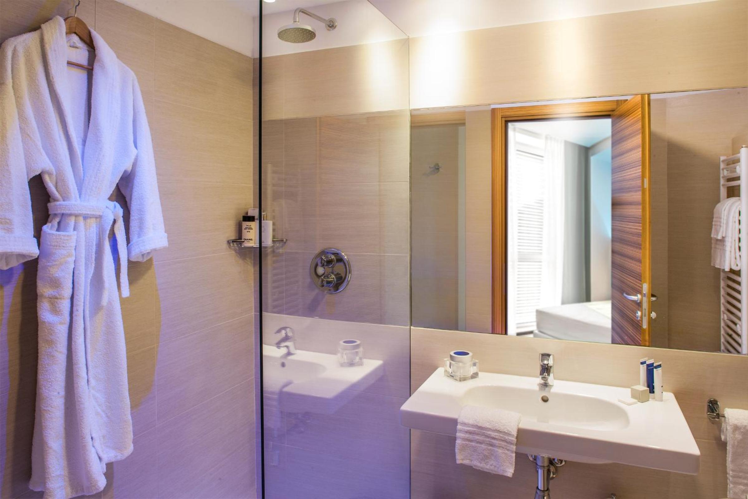 Large Double or Twin Room