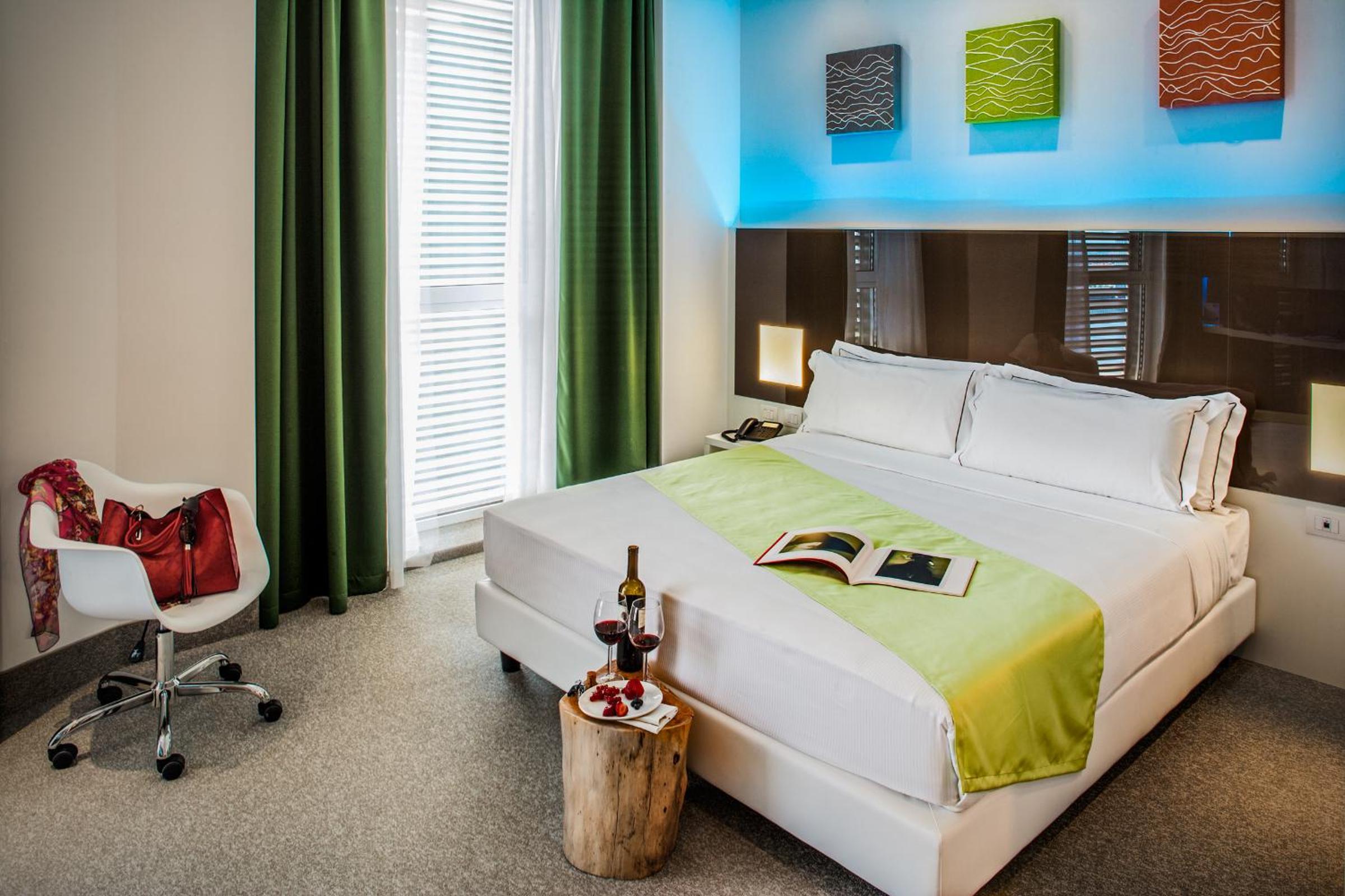 Large Double or Twin Room