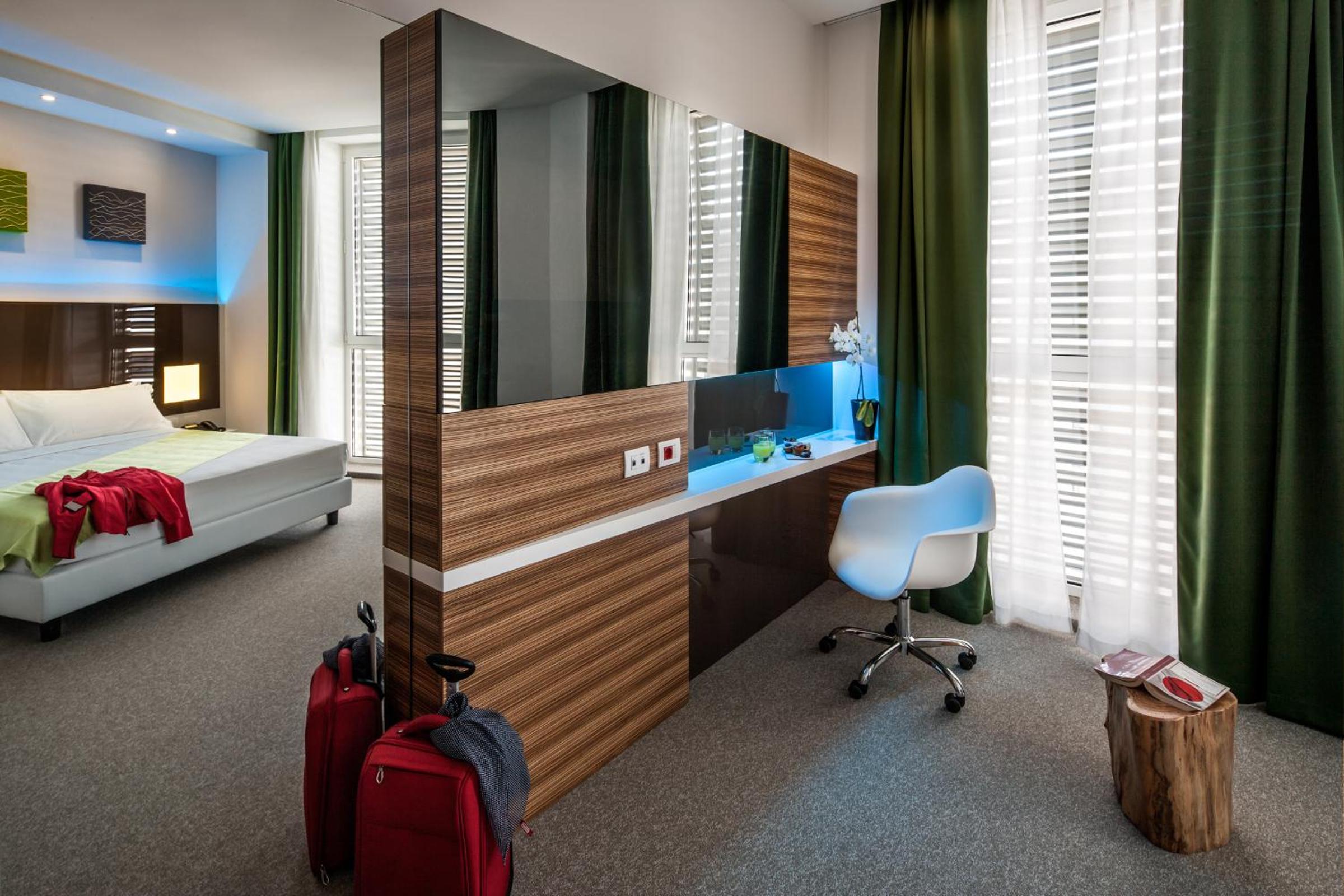 Large Double or Twin Room
