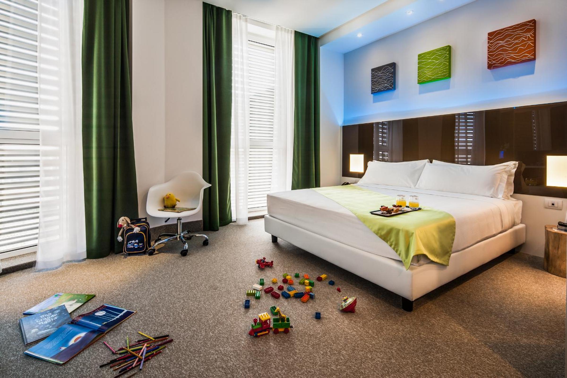 Large Double or Twin Room