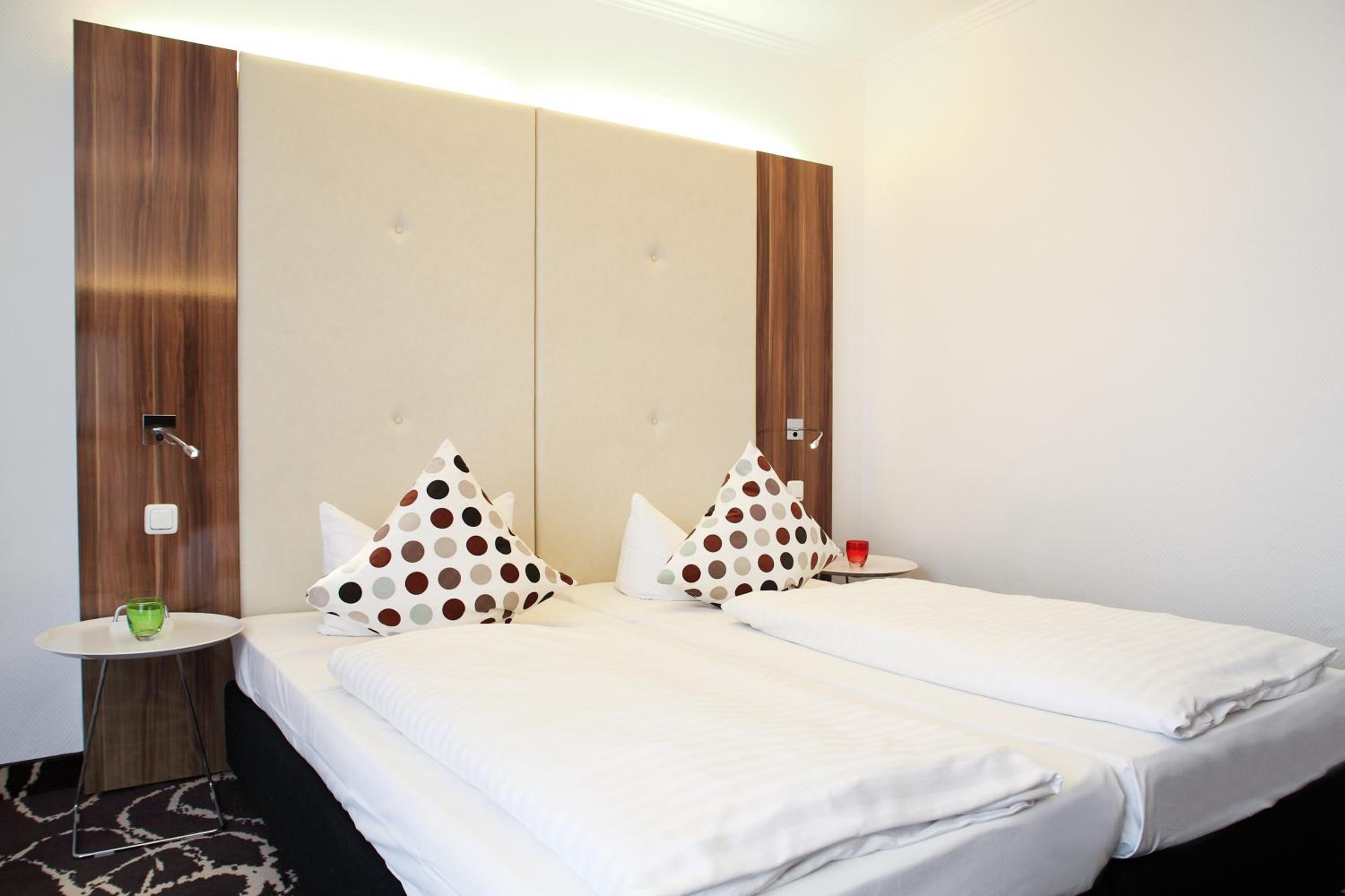 Standard Double Room - Photo 3