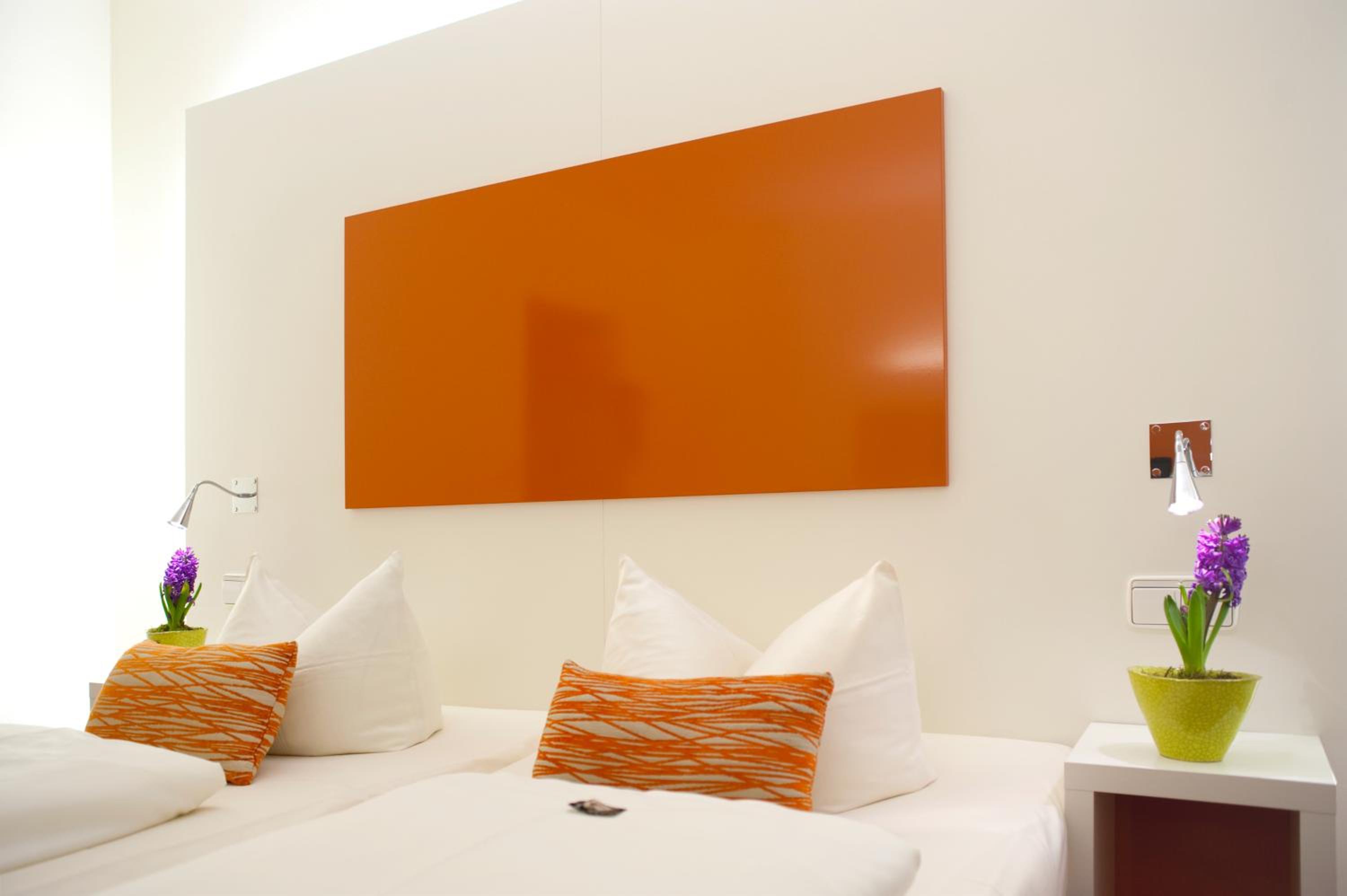 Standard Twin Room - Photo 3