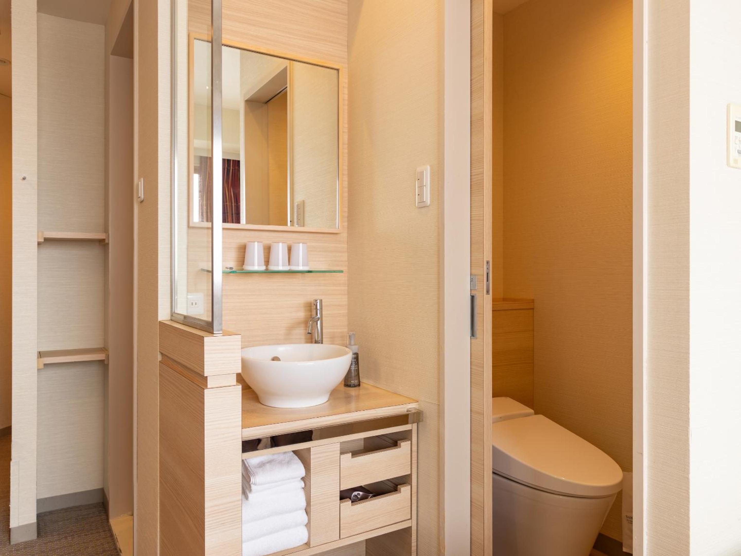 Standard Twin Room with Extra Bed - Non-Smoking