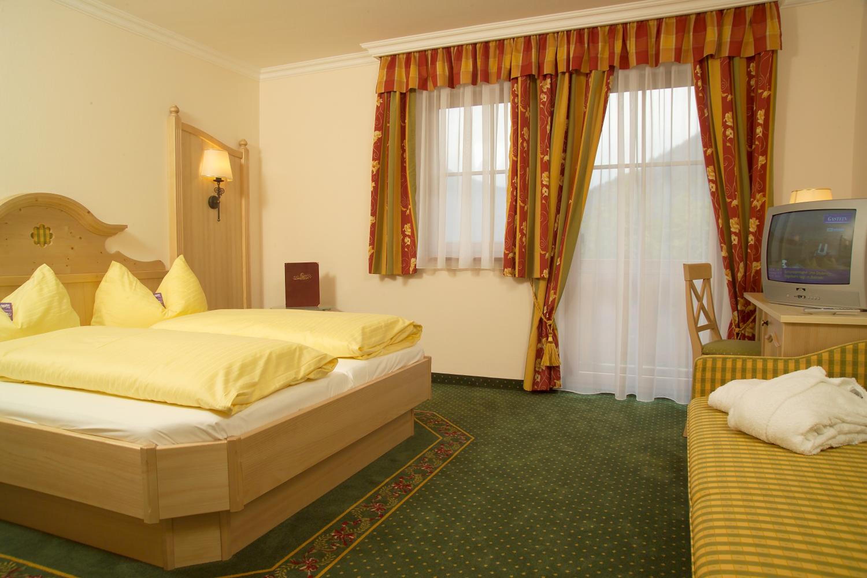 Standard Double Room photo 2