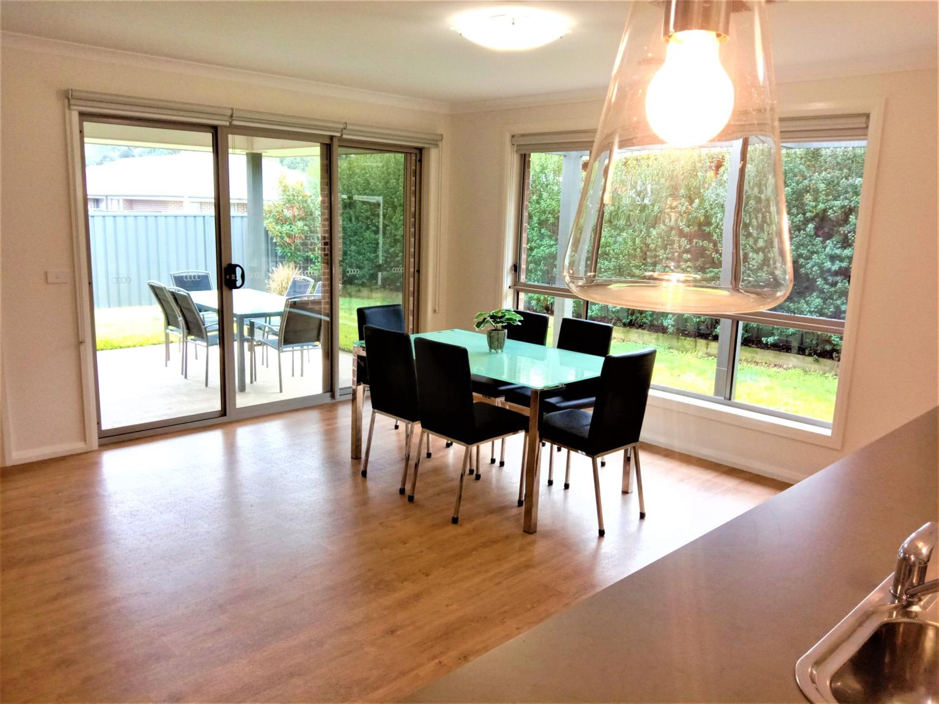 Three-Bedroom House photo 3