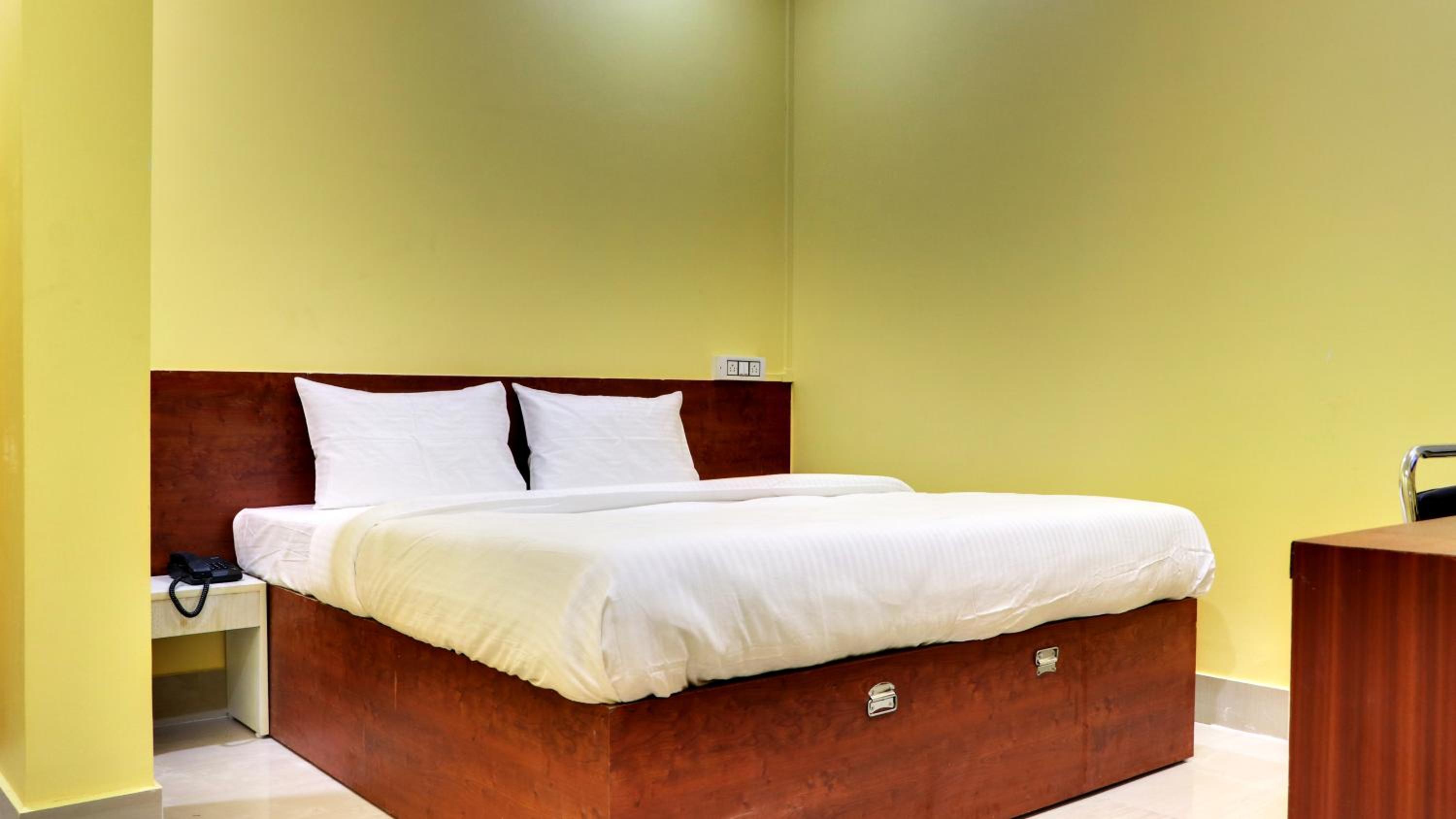 Deluxe Single Room