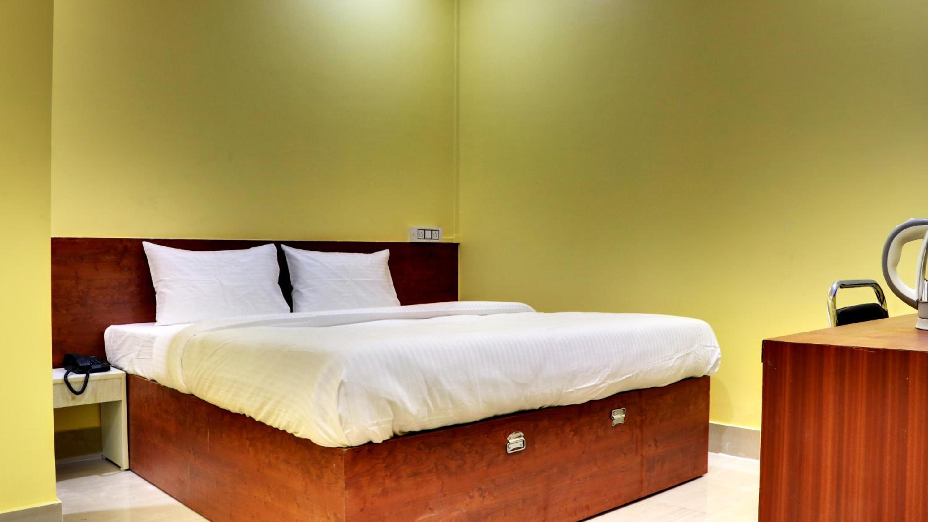 Deluxe Double Room photo 2