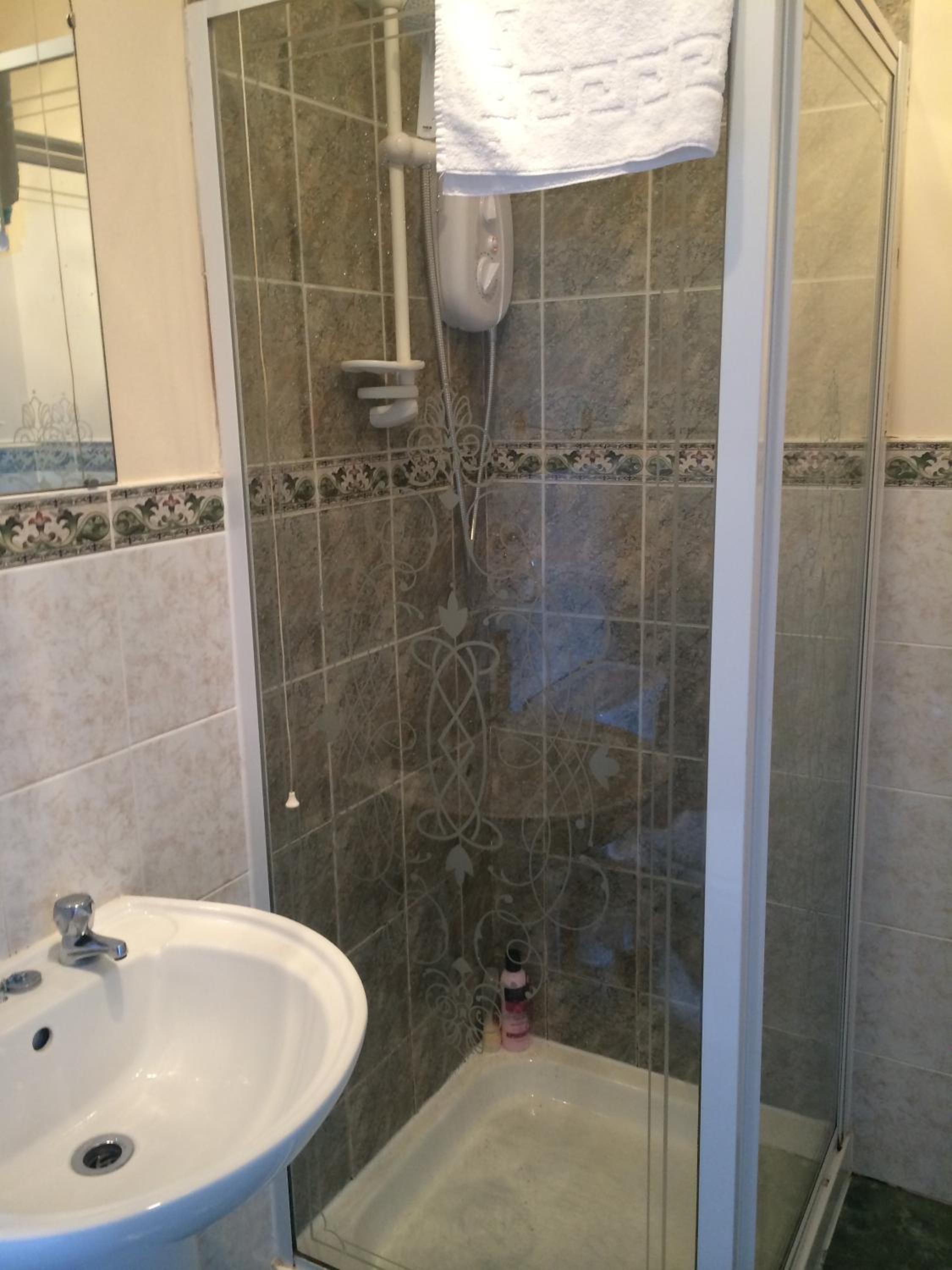 Large Ensuite Twin Room with Garden View photo 2