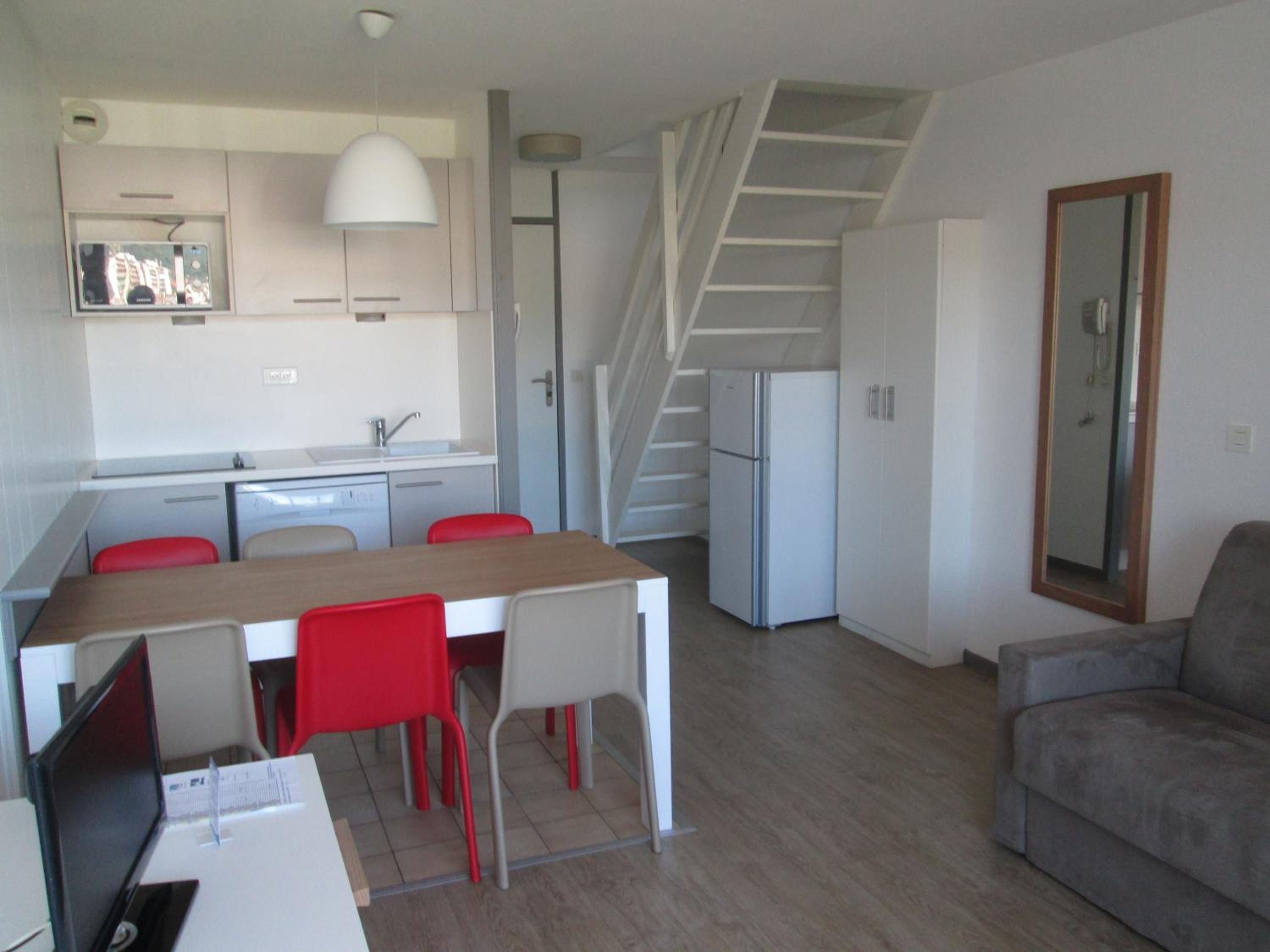 Two-Bedroom Apartment (6 Adults) - Harbor or Pool Side