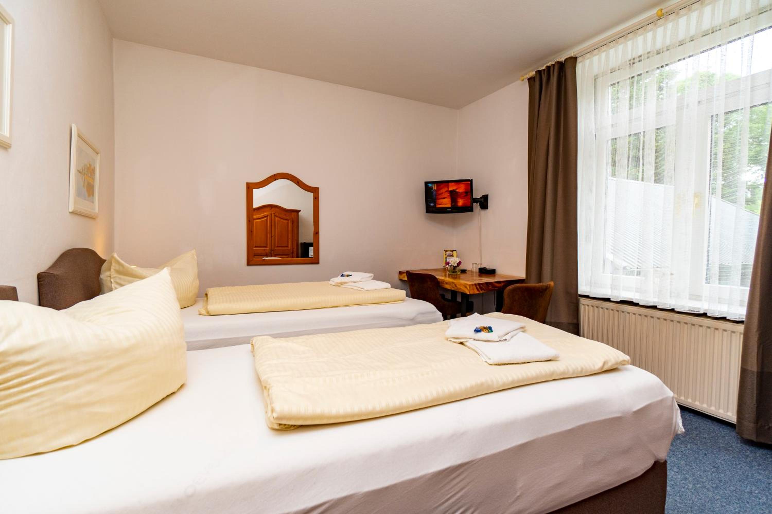 Double or Twin Room with Shower photo 2