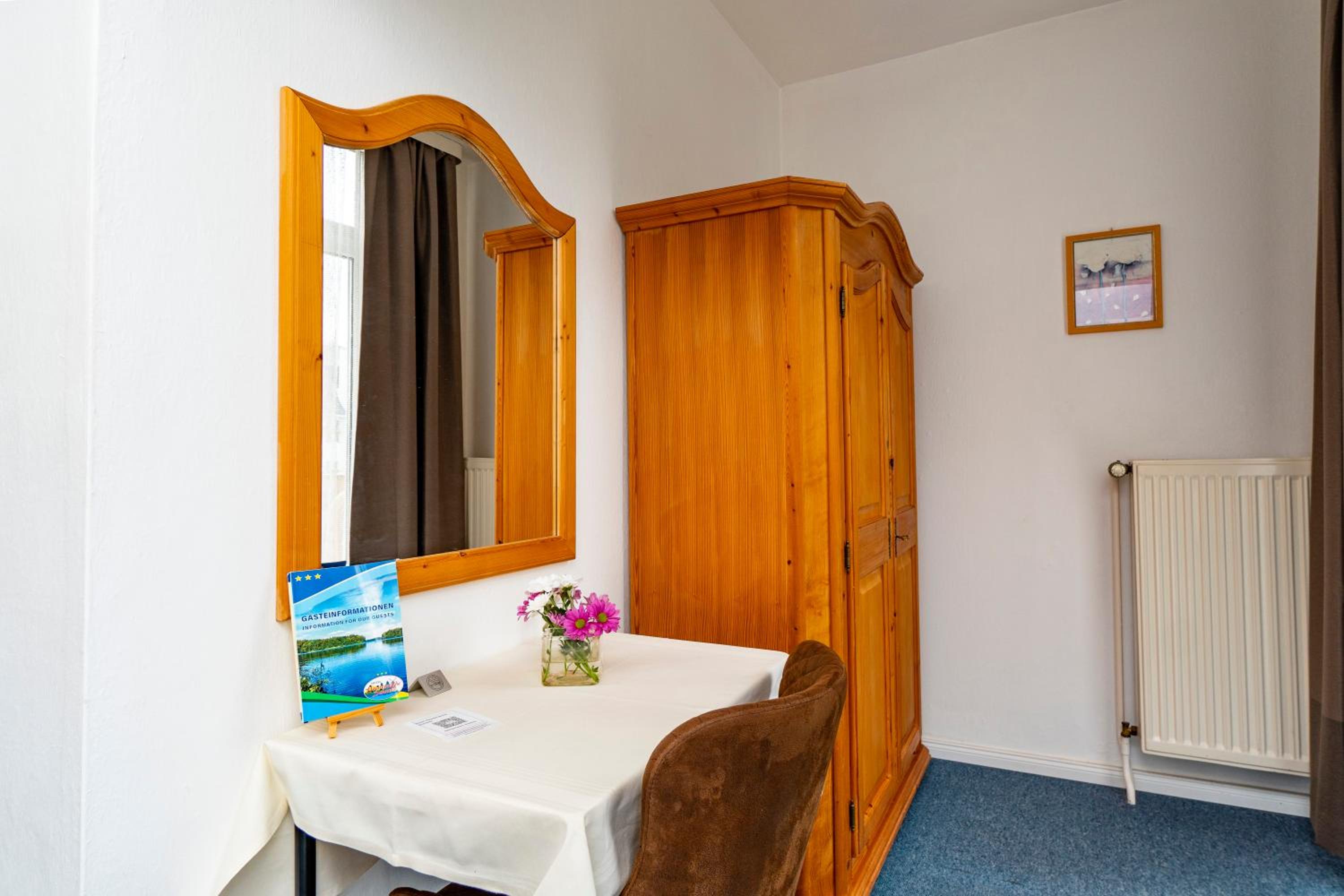 Single Room photo 2