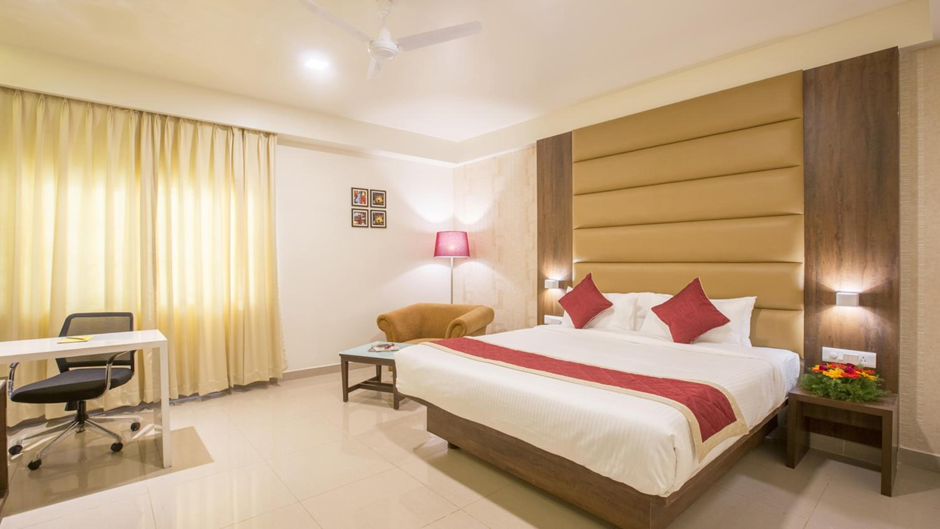 Deluxe Room - Photo 3