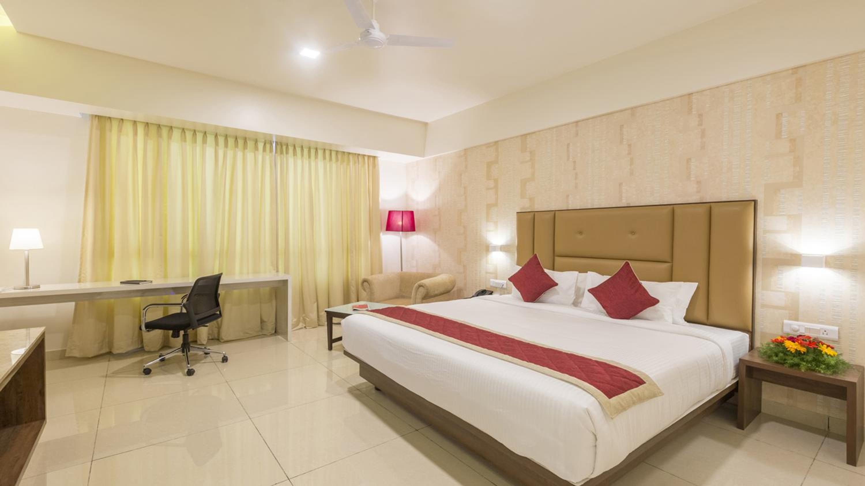 Deluxe Room - Photo 7