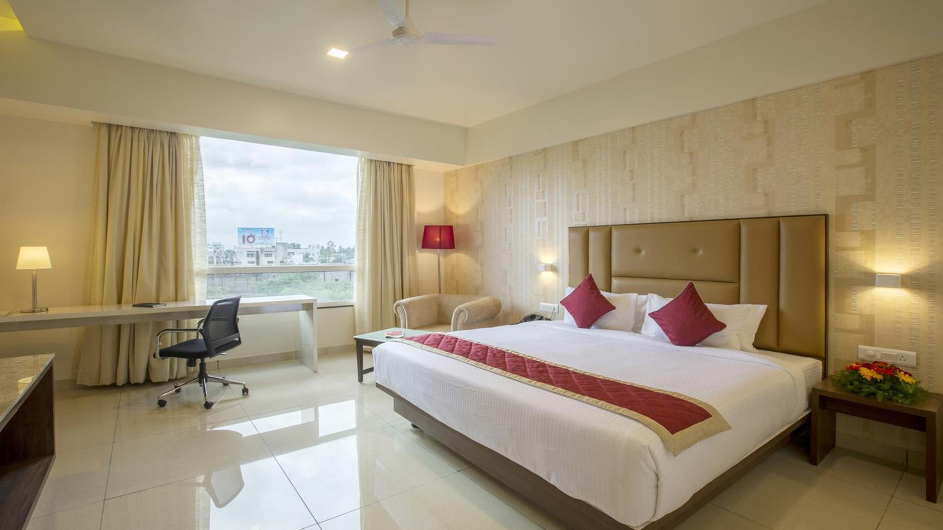Deluxe Room - Photo 8