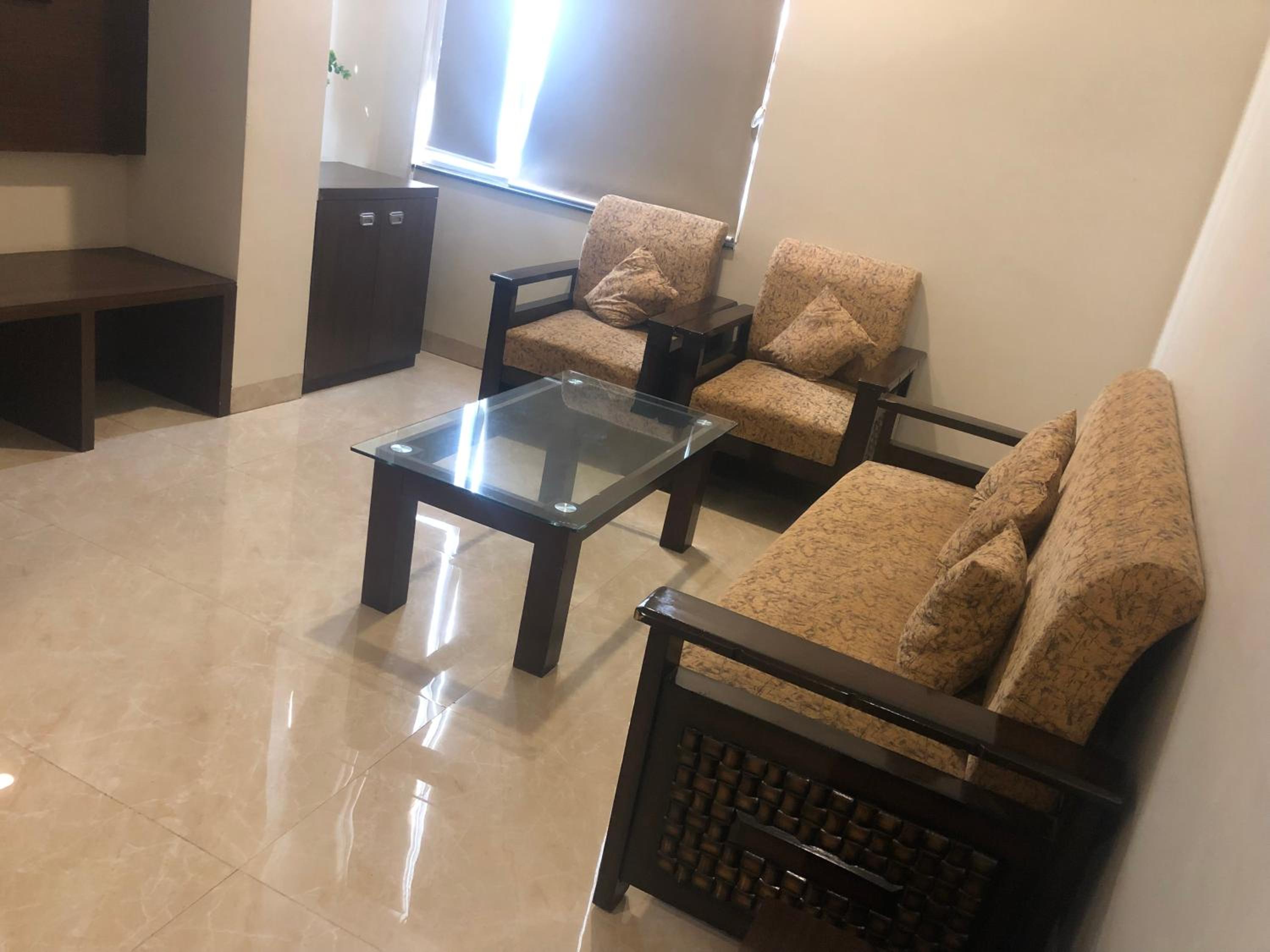 Executive Suite - Photo 1