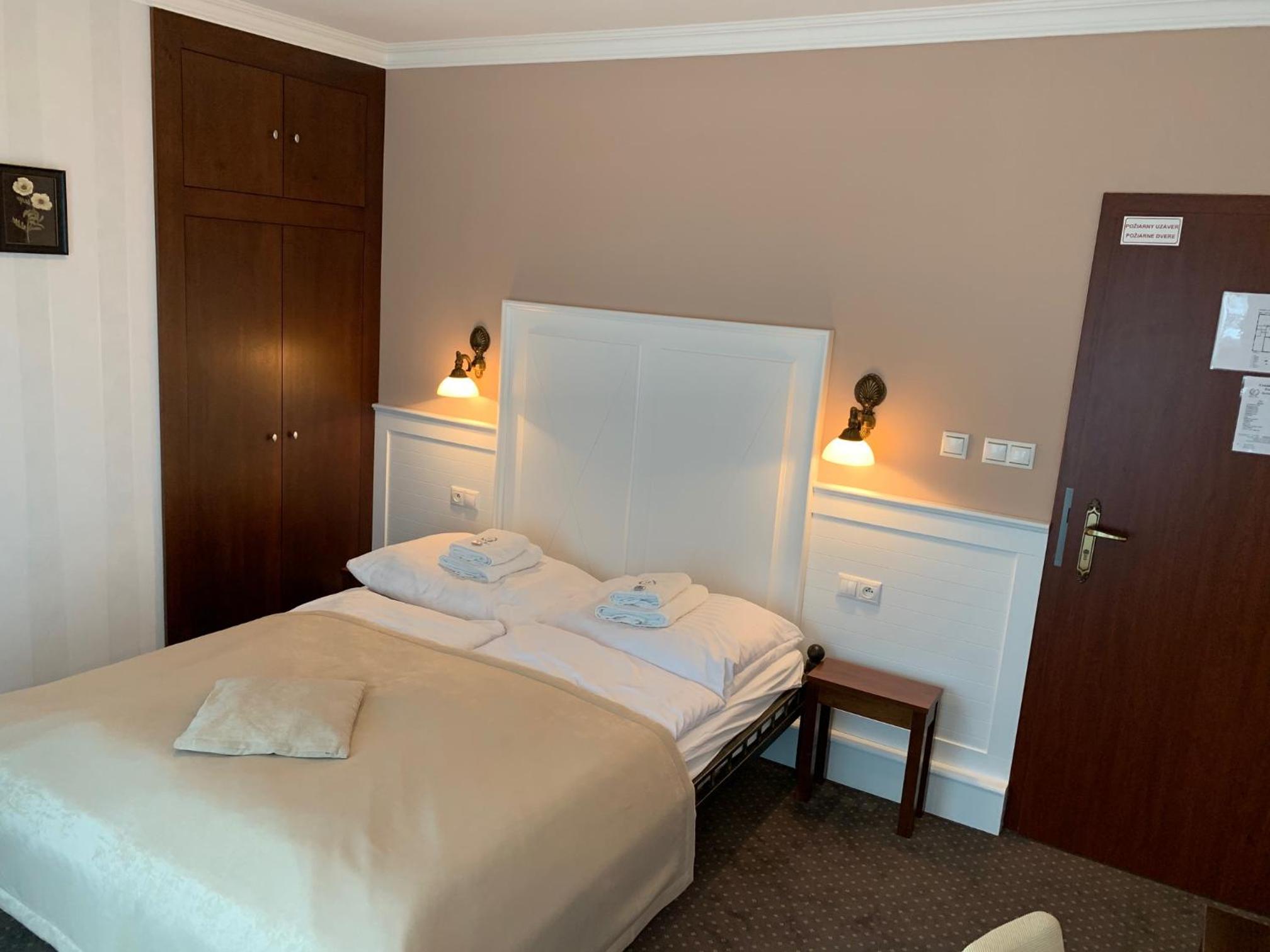 Economy Double Room - Photo 7