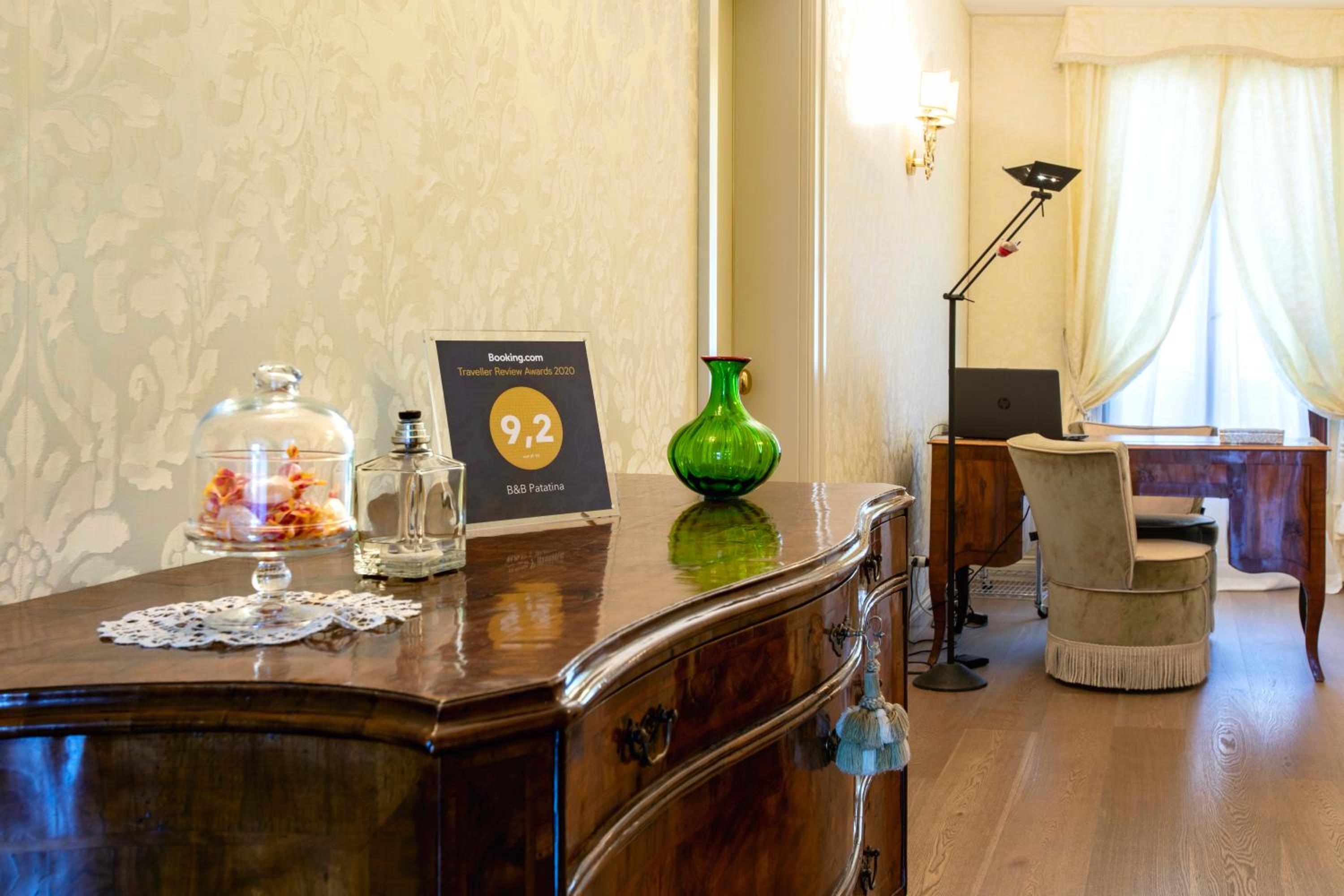 Deluxe Double or Twin Room with City View photo 2