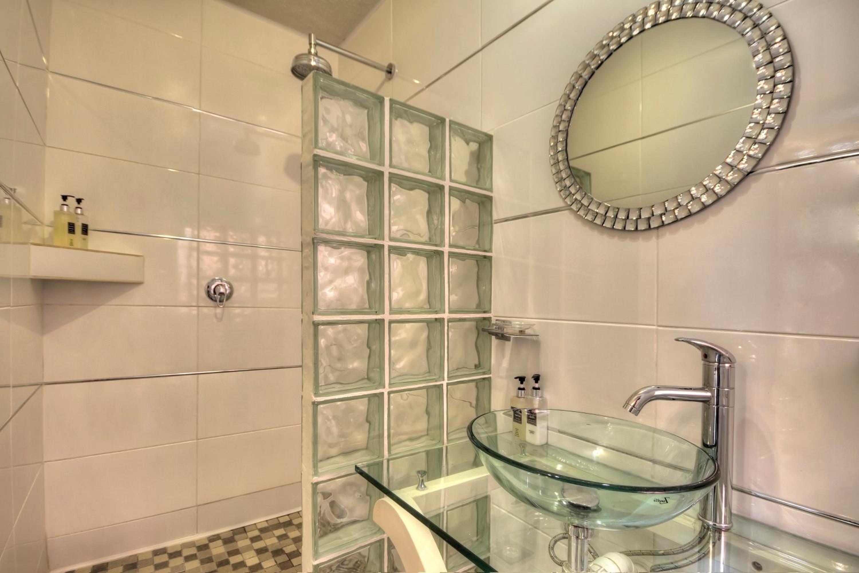 Standard Room - Photo 12