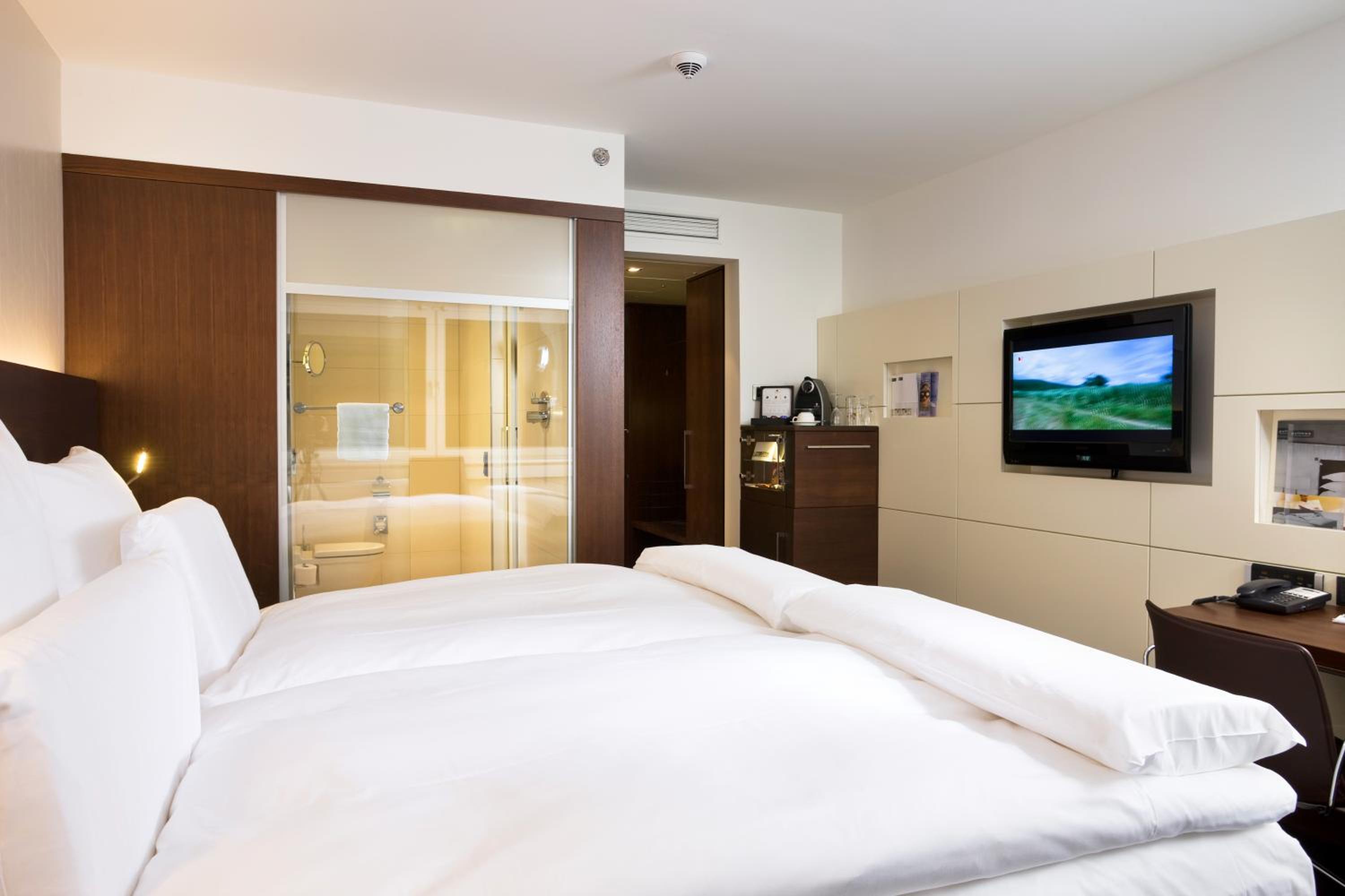 Deluxe King Room - Photo 1
