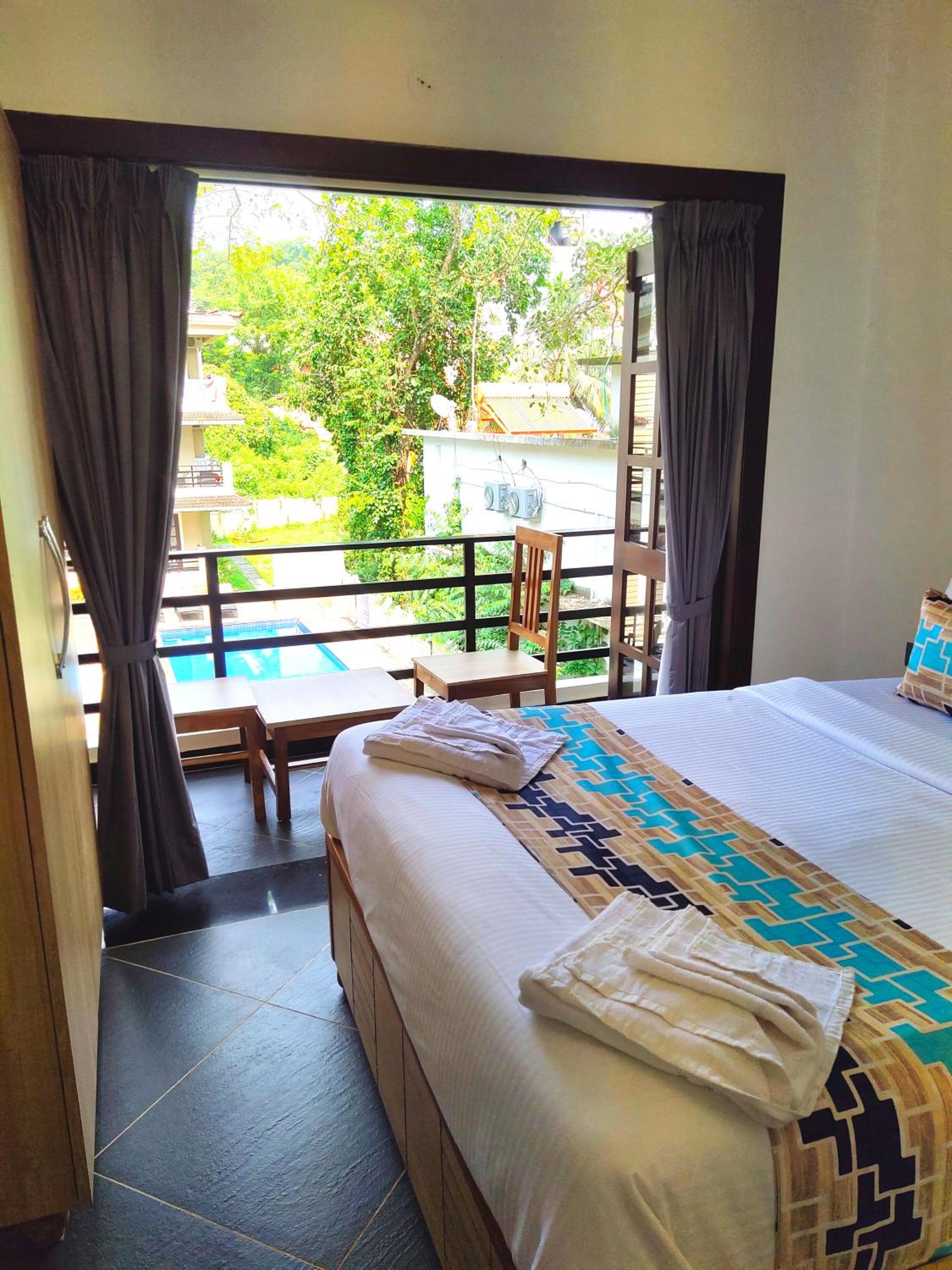 Three-Bedroom Apartment with Water View photo 3