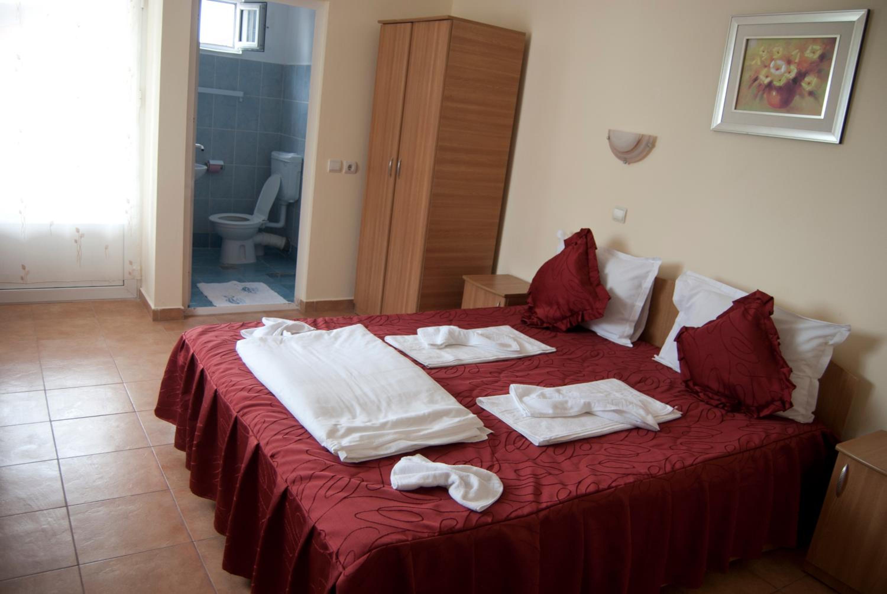 Standard Double Room - Photo 6