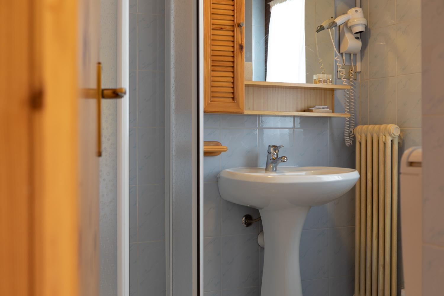 Double or Twin Room with Balcony photo 2