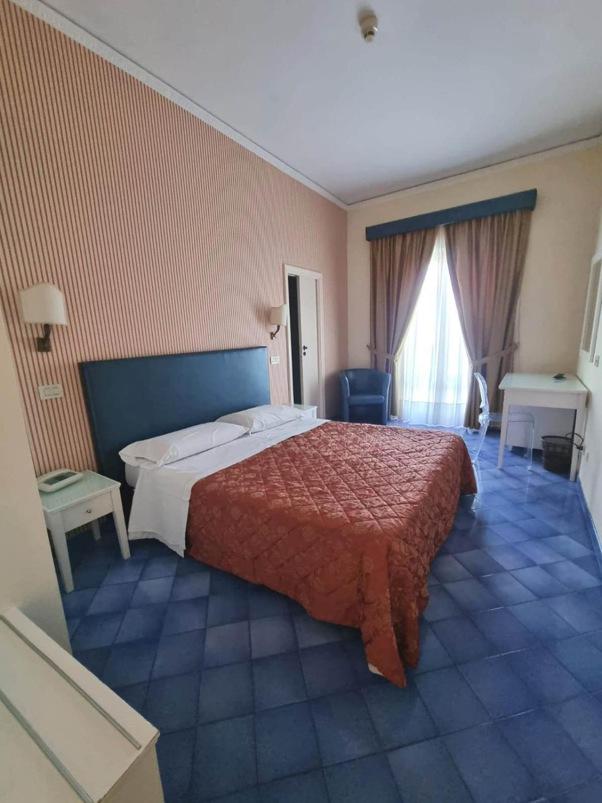 Double or Twin Room with Garden View photo 3