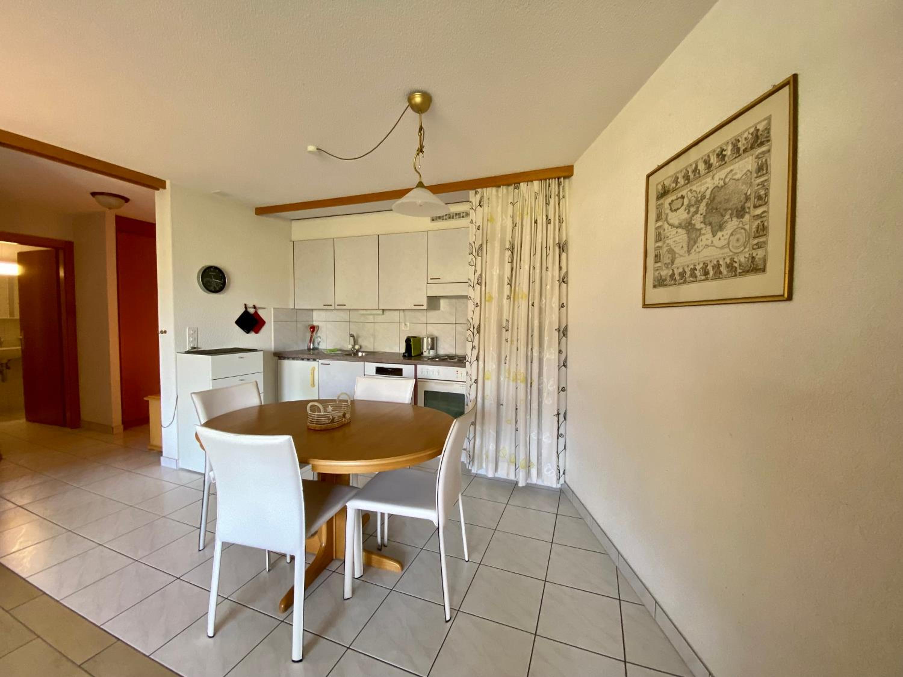 One-Bedroom Apartment With Large Balcony photo 2