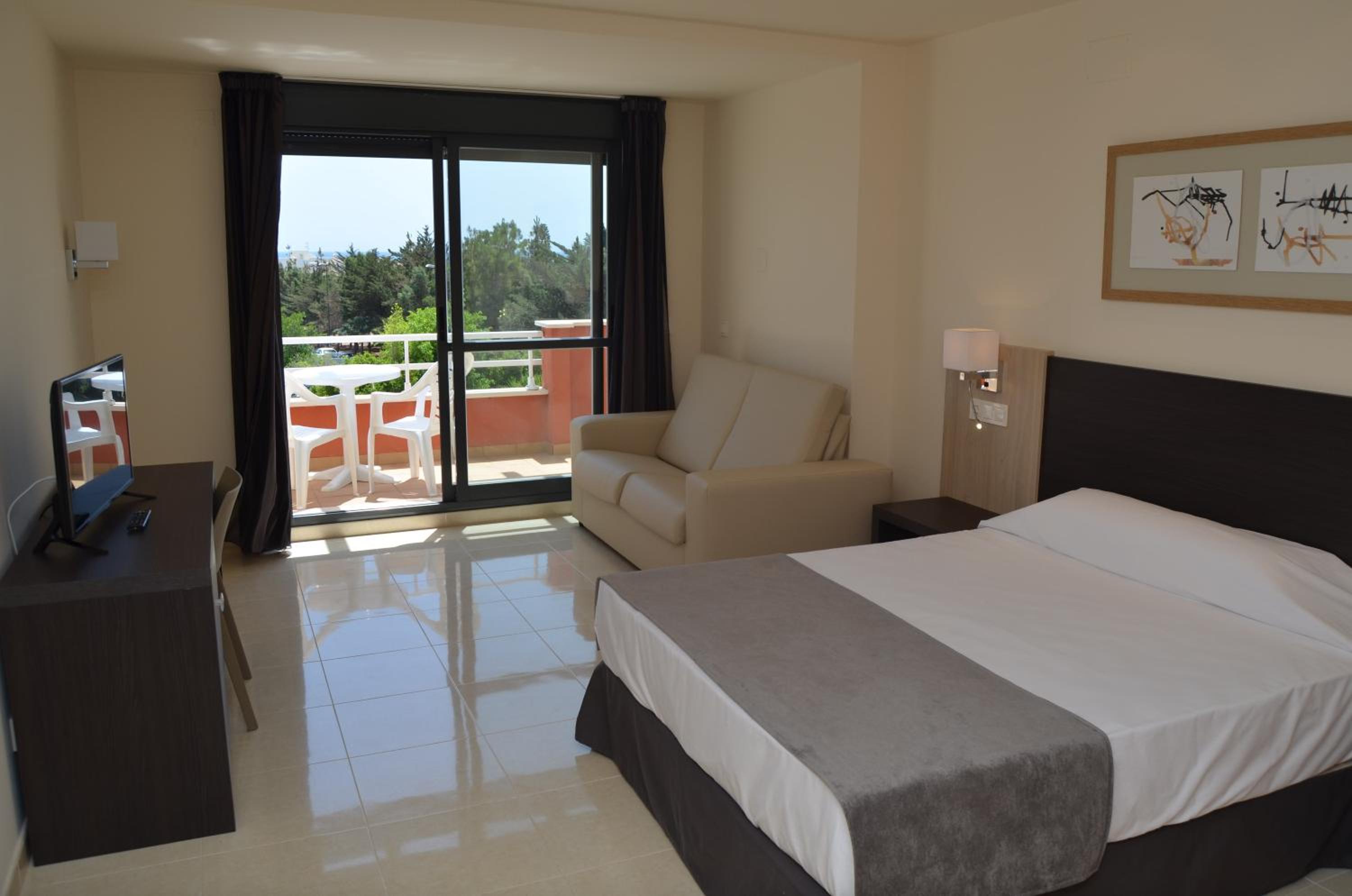 Habitación Triple con Vista al Mar (3 Adultos)