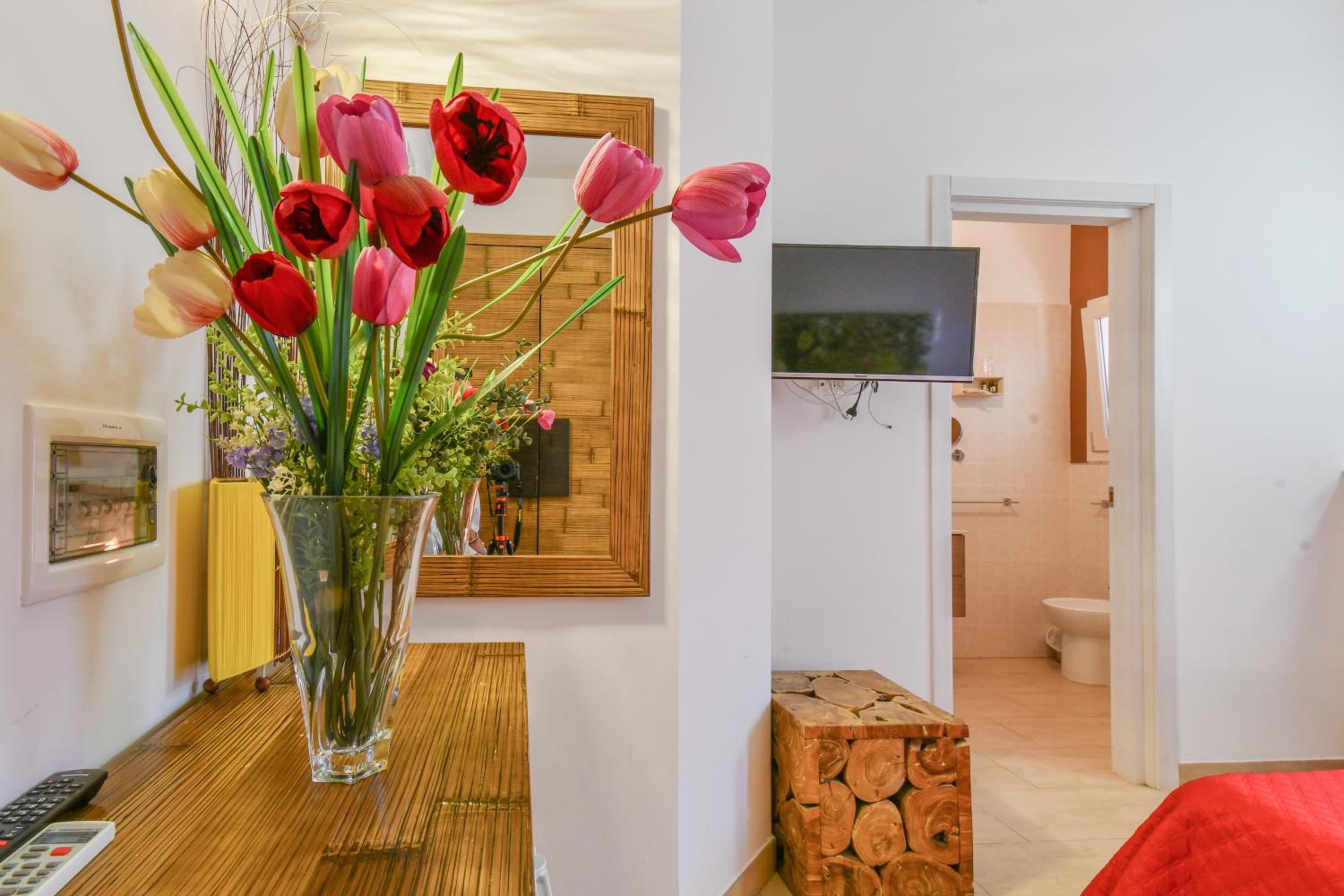 Standard Double Room - Photo 2