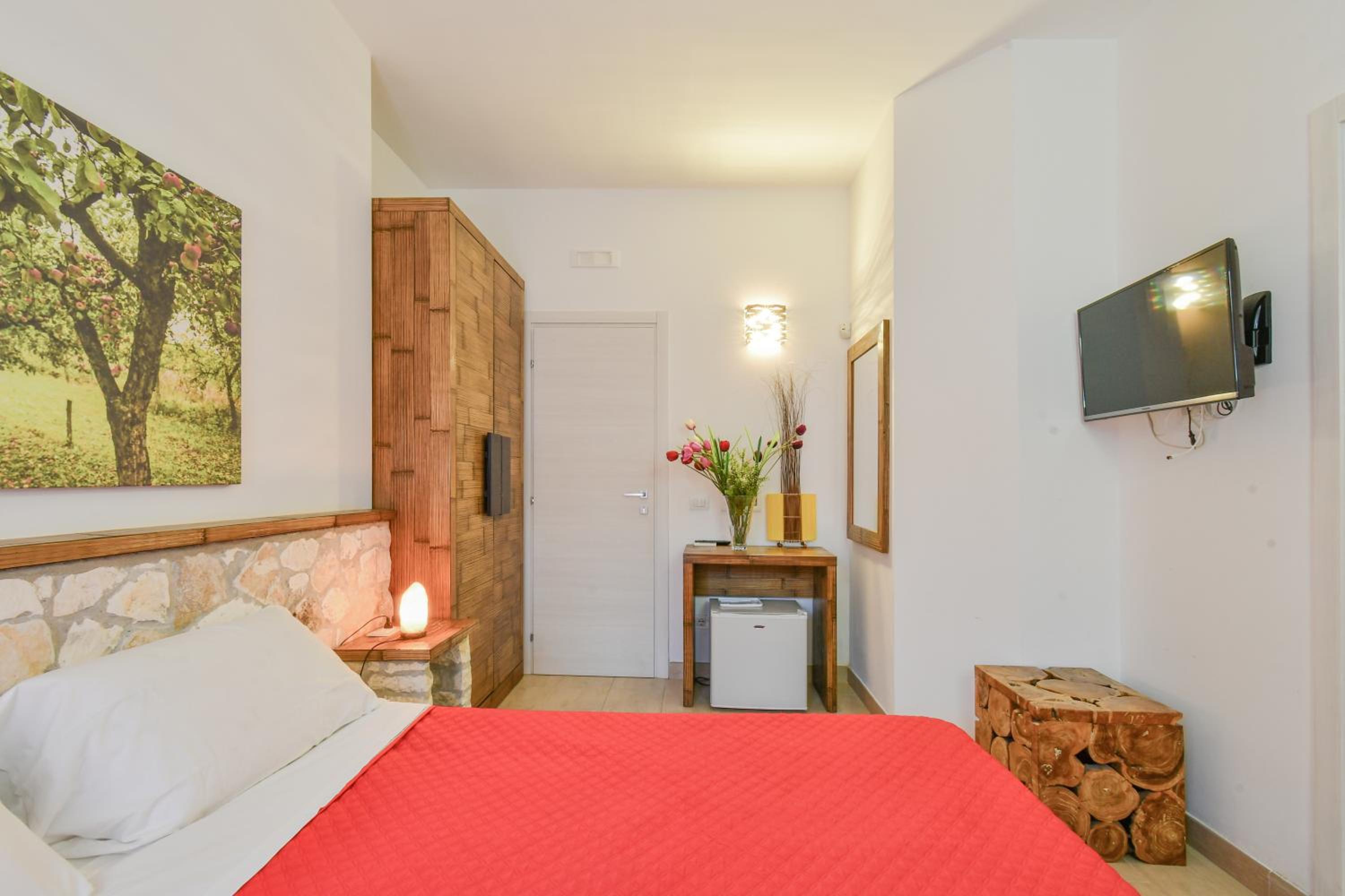 Standard Double Room - Photo 4