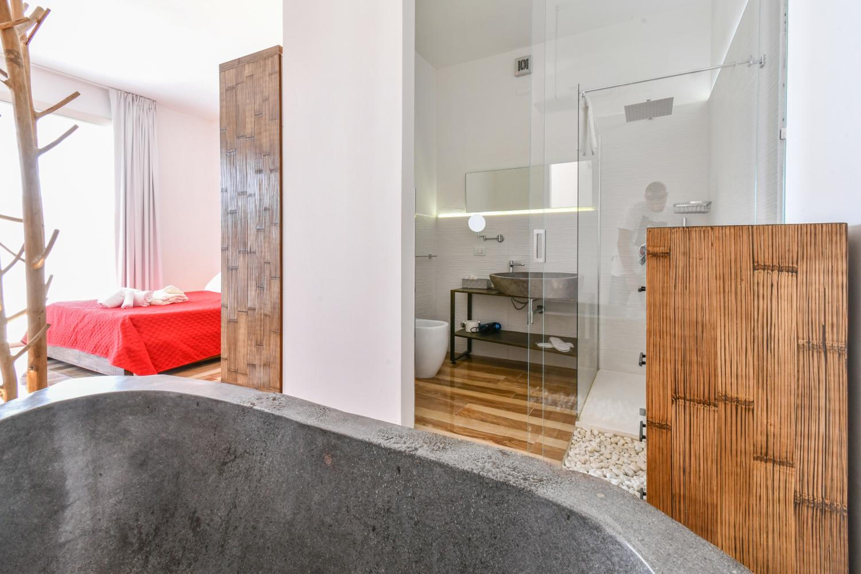 Suite - Photo 9