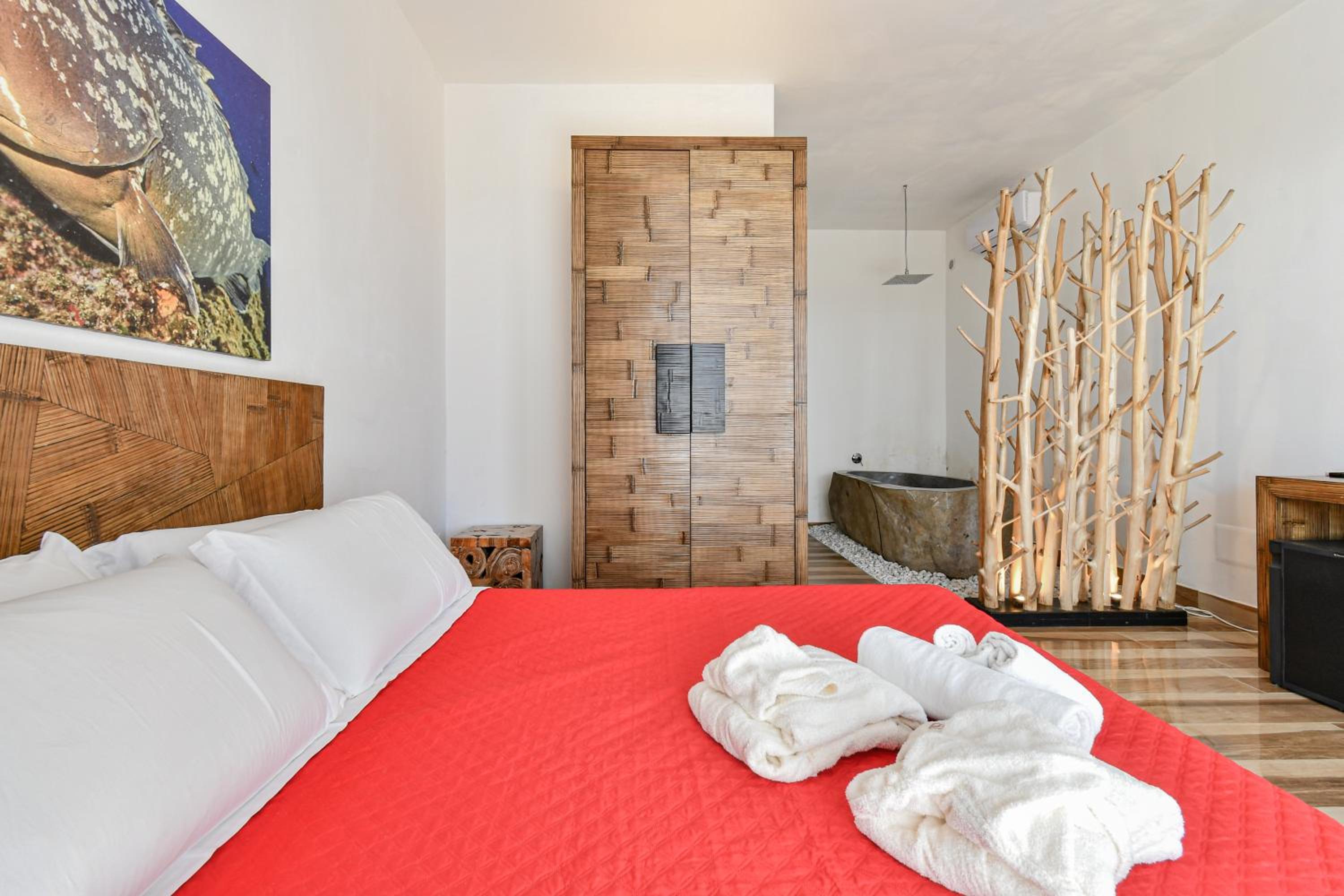 Suite - Photo 5