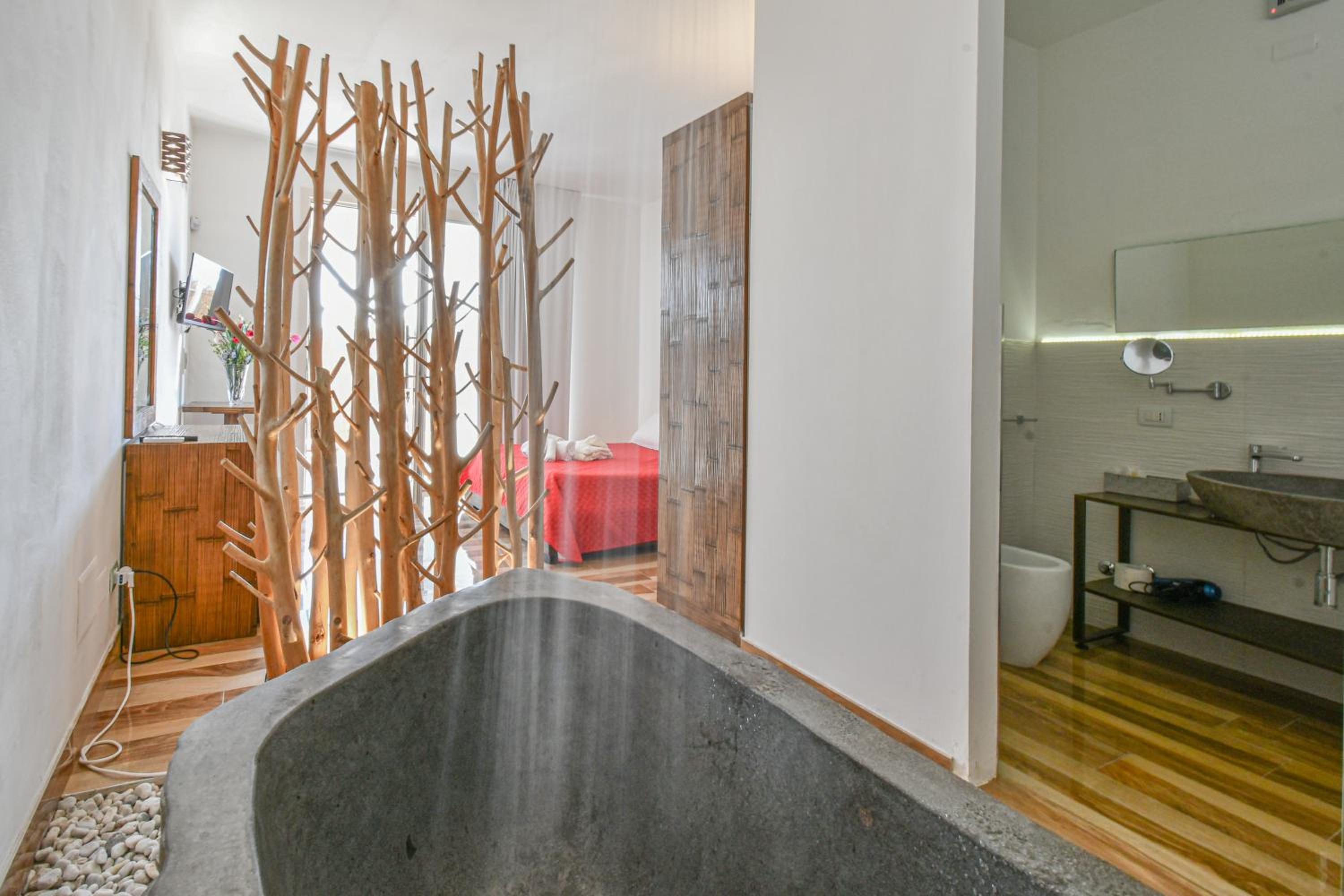 Suite - Photo 15