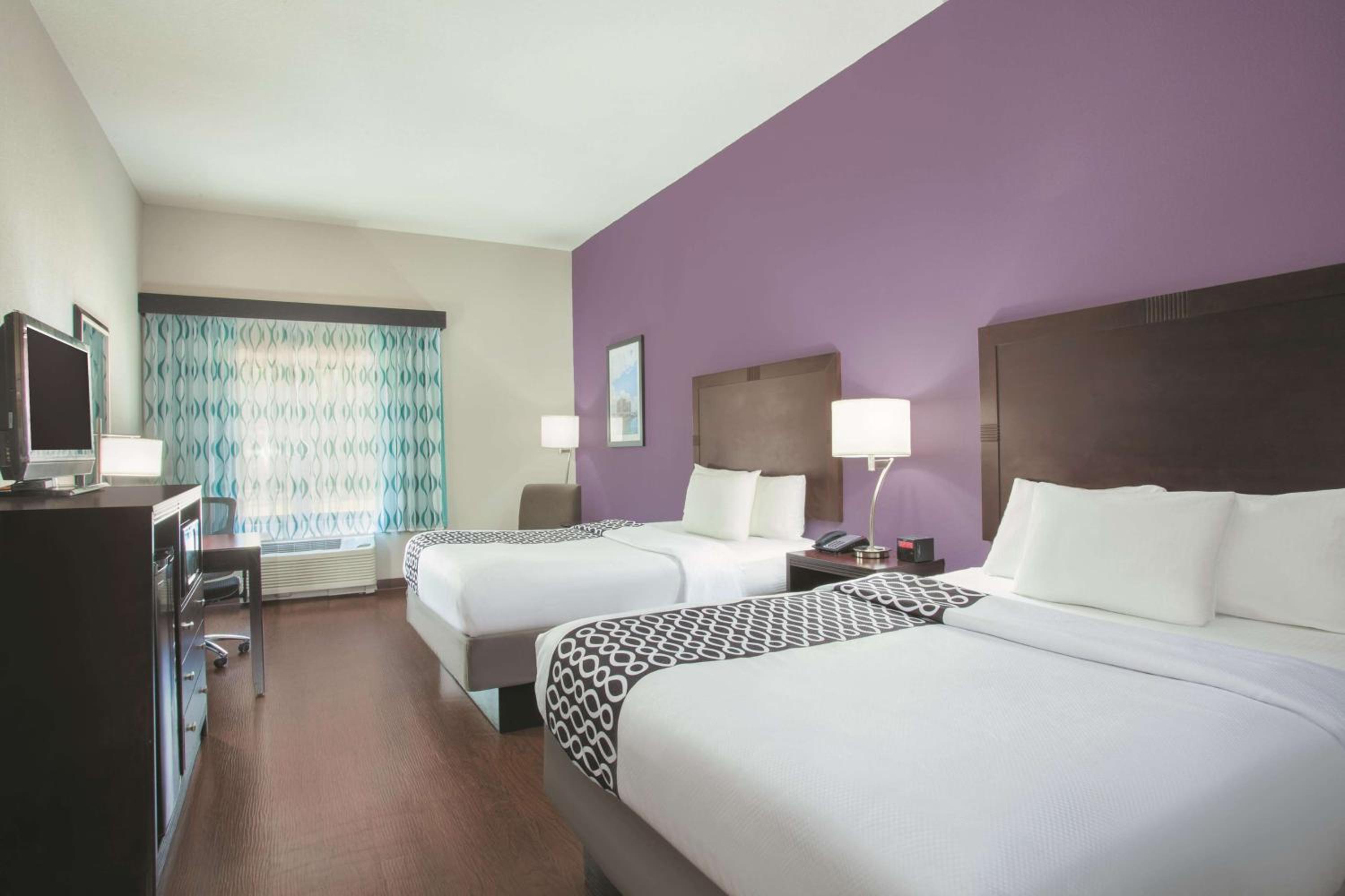Queen Room with Two Queen Beds and Roll-In Shower - Mobility/Hearing Accessible - Non-Smoking - Photo 1